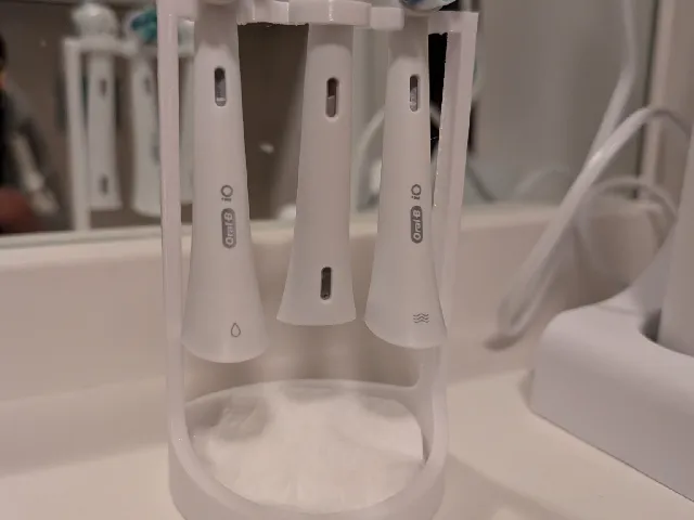 Oral-B Toothbrush Holder for three heads