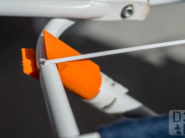 Coupler for clothes-drying rack