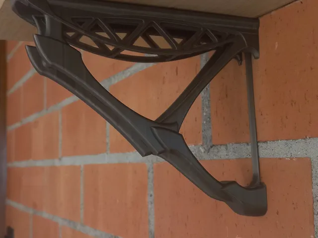 Shelf bracket
