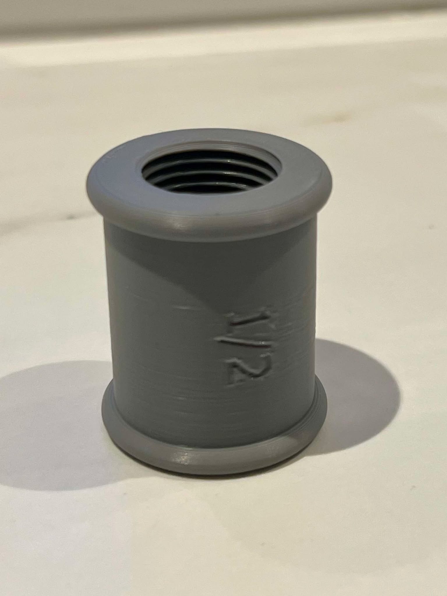 Half inch bsp thread pipe coupler