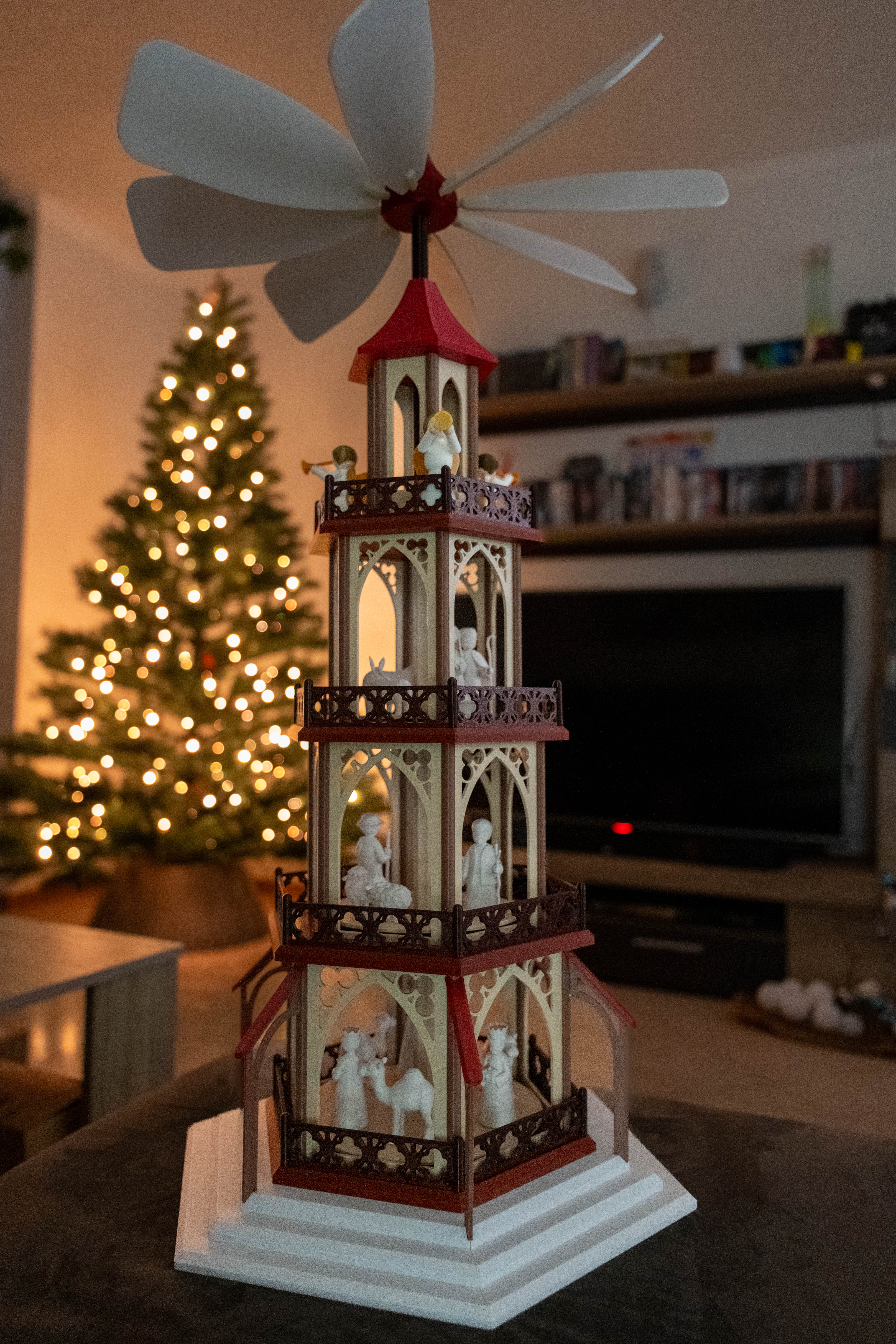Christmas Pyramid/Carousel (Weihnachtspyramide)