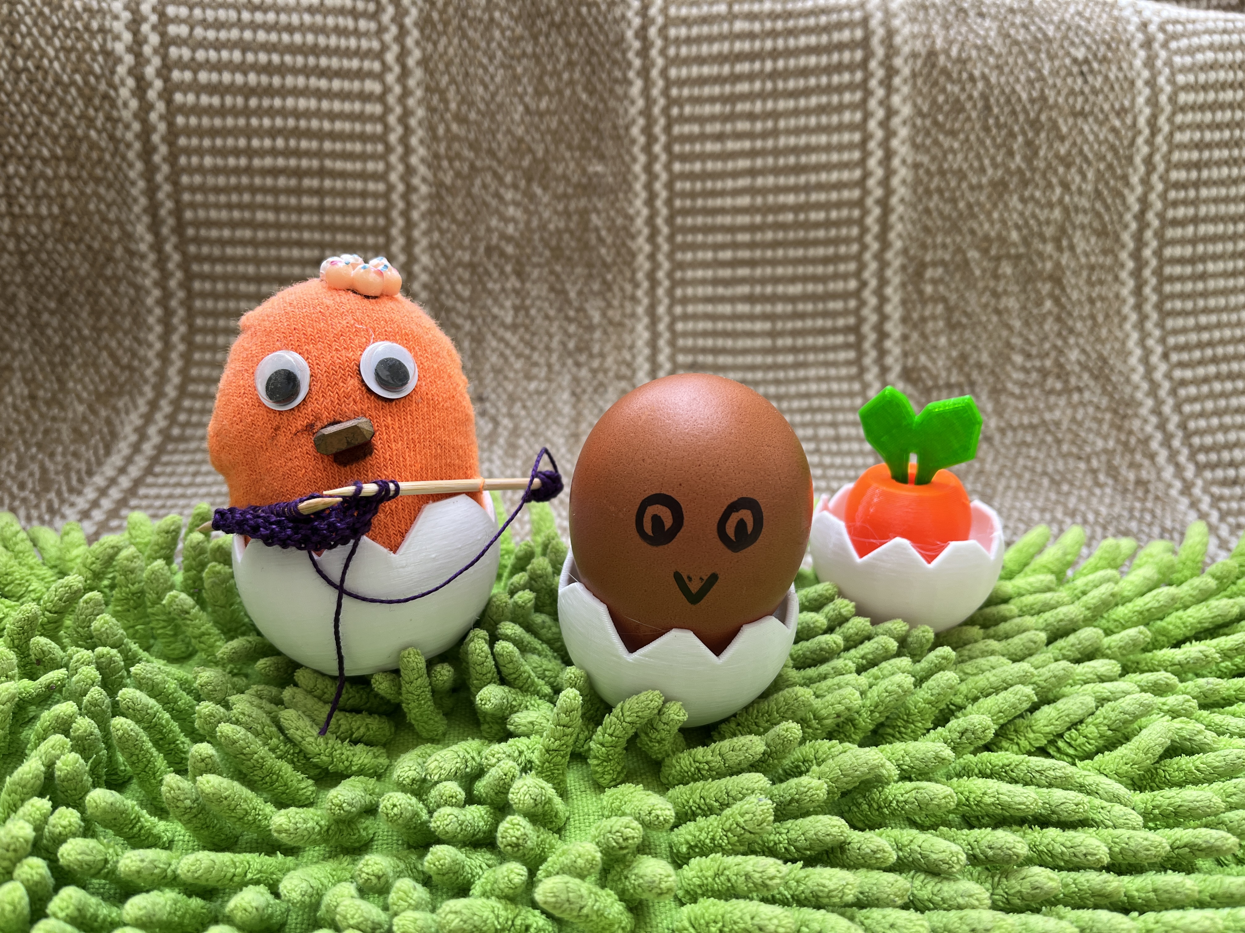 Egg/carrot holder