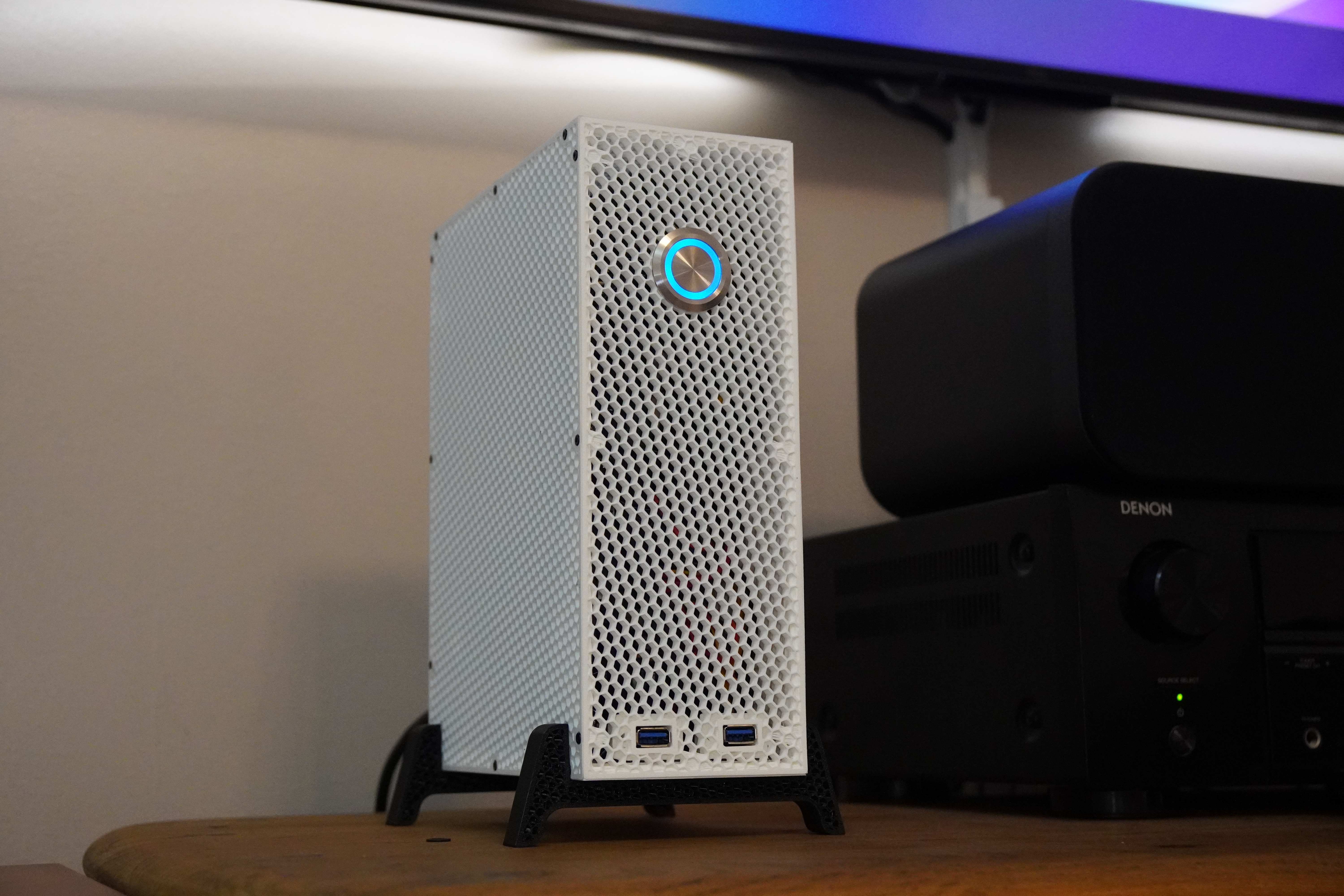 [TDM-01] Portal inspired 5L PC case: internal power supply and low profile GPU