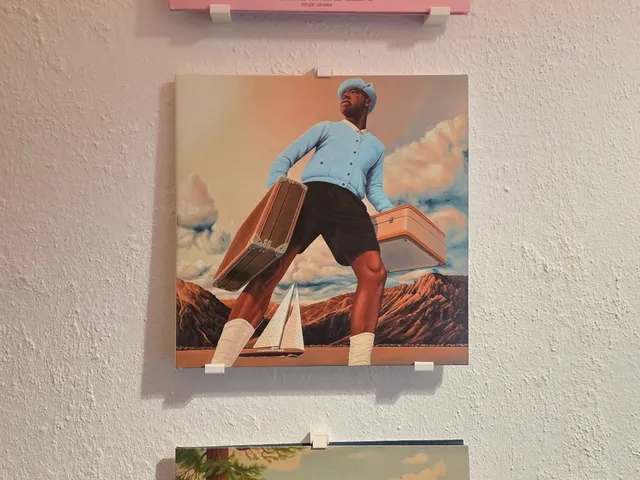 mural vinyl holder