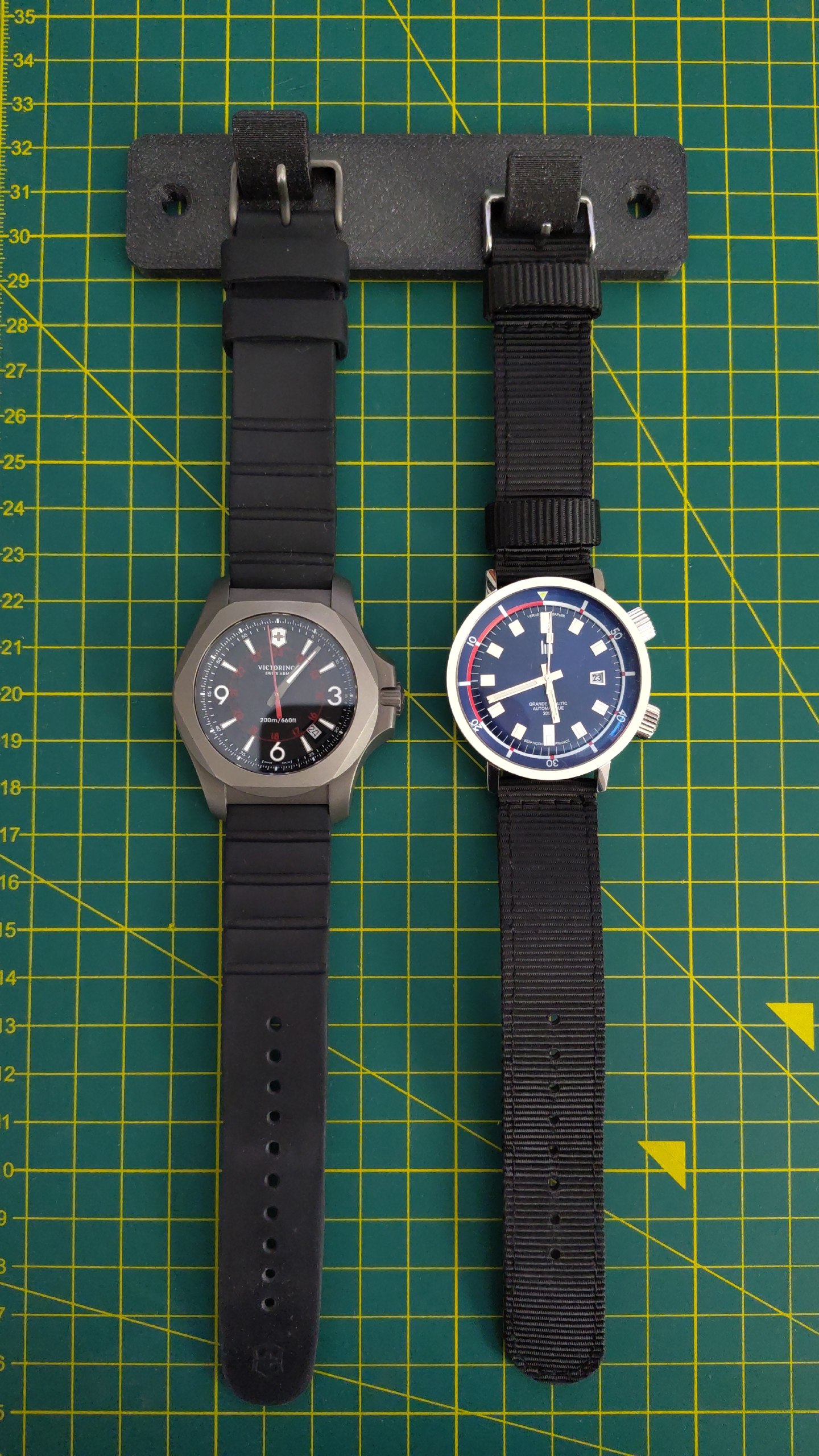 Watches holder plate