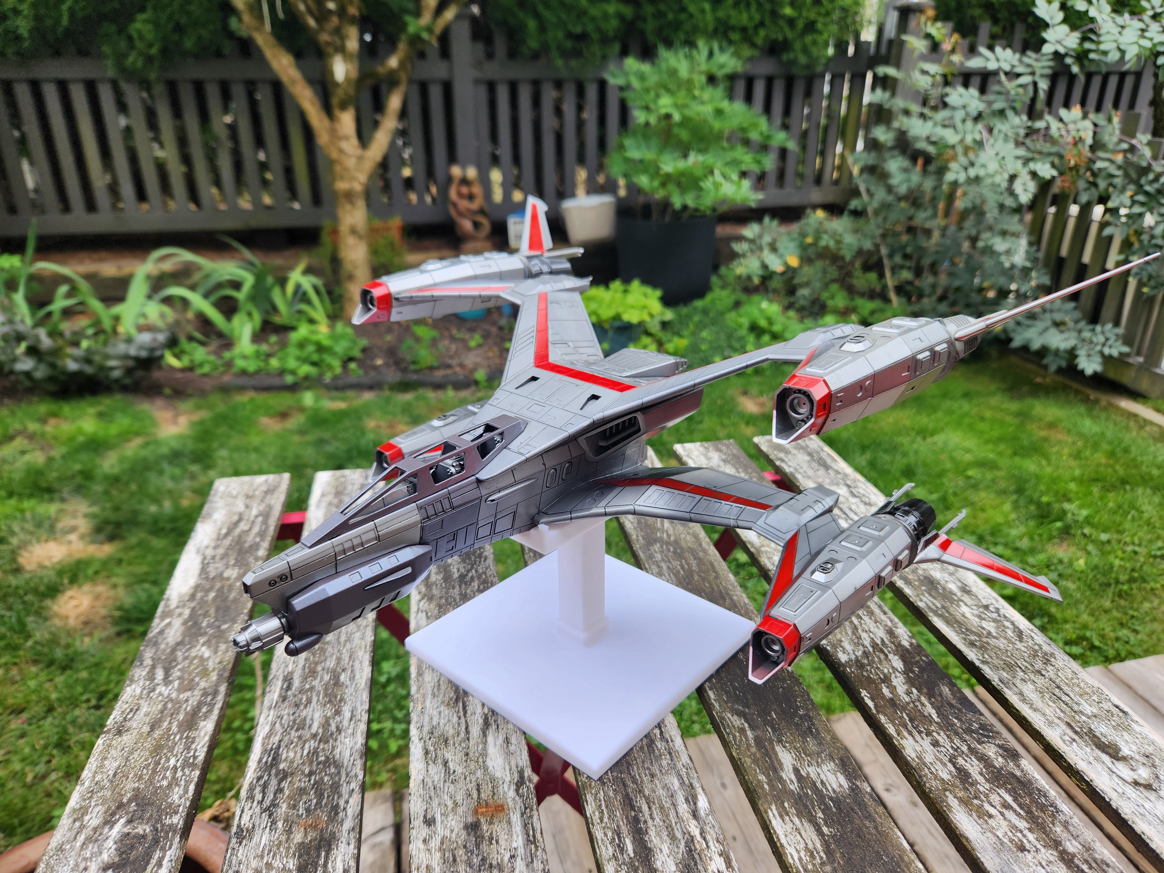 Babylon 5 Thunderbolt Model Stand