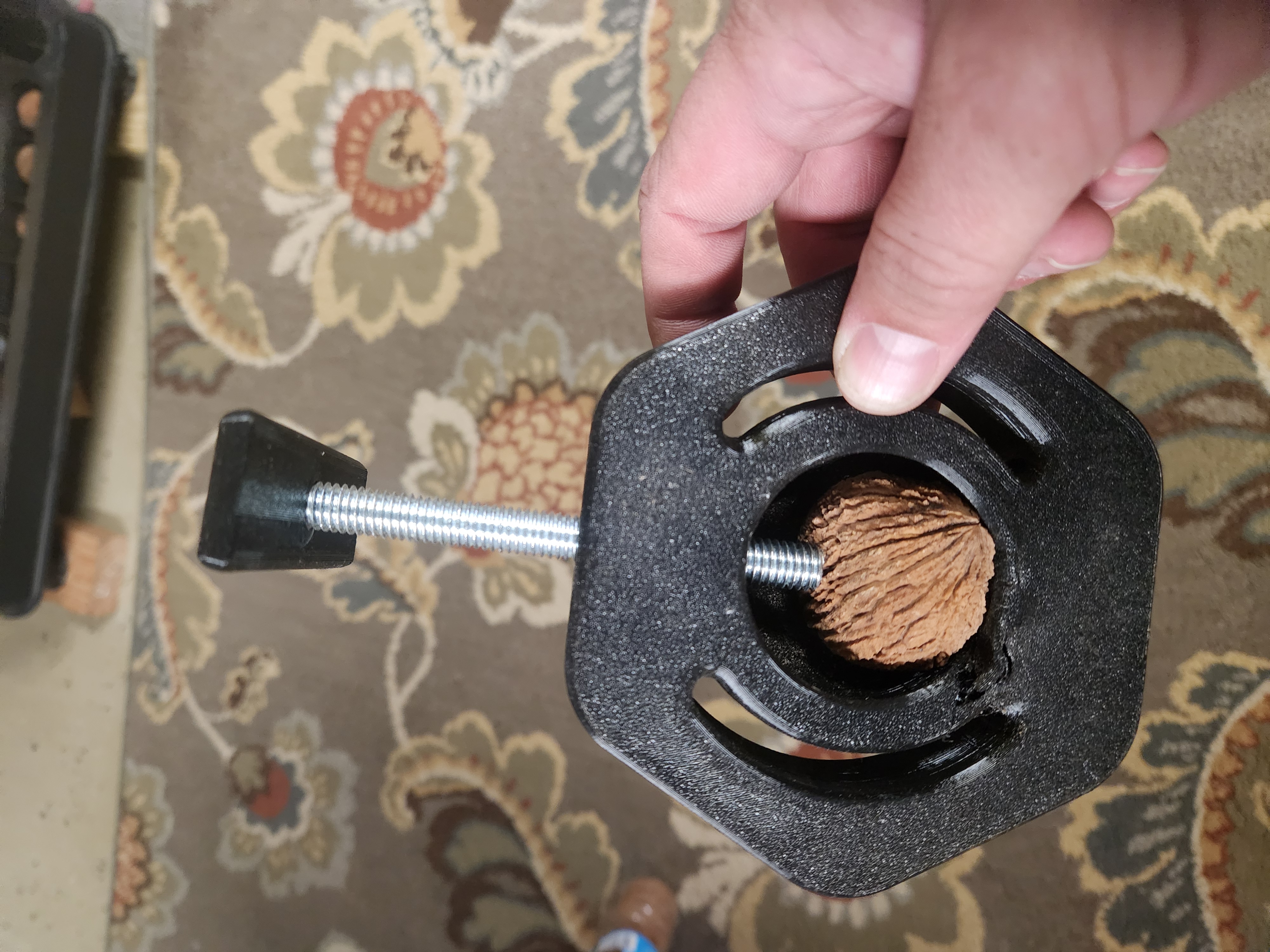 Miniatura 2 do modelo 3D Hex Nut Cracker
