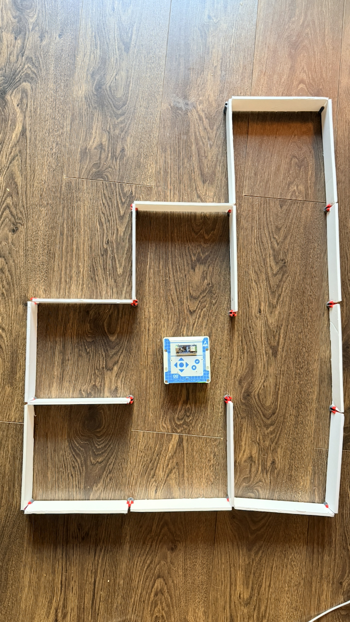 Robot Maze Posts — thumbnail 4