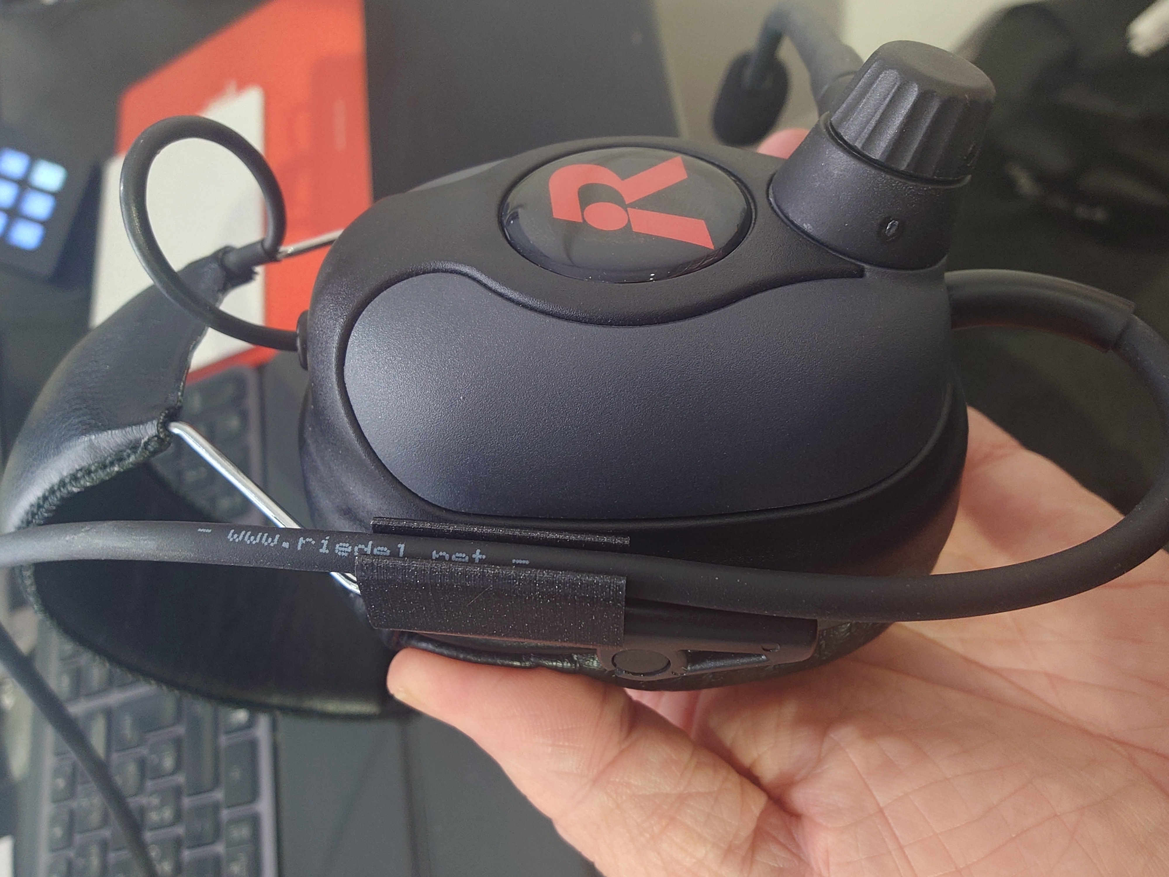 Cable holder for Riedel Max HS, for dual cable model