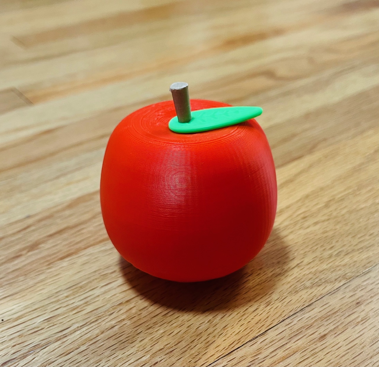 Apple with Stem & Leaf