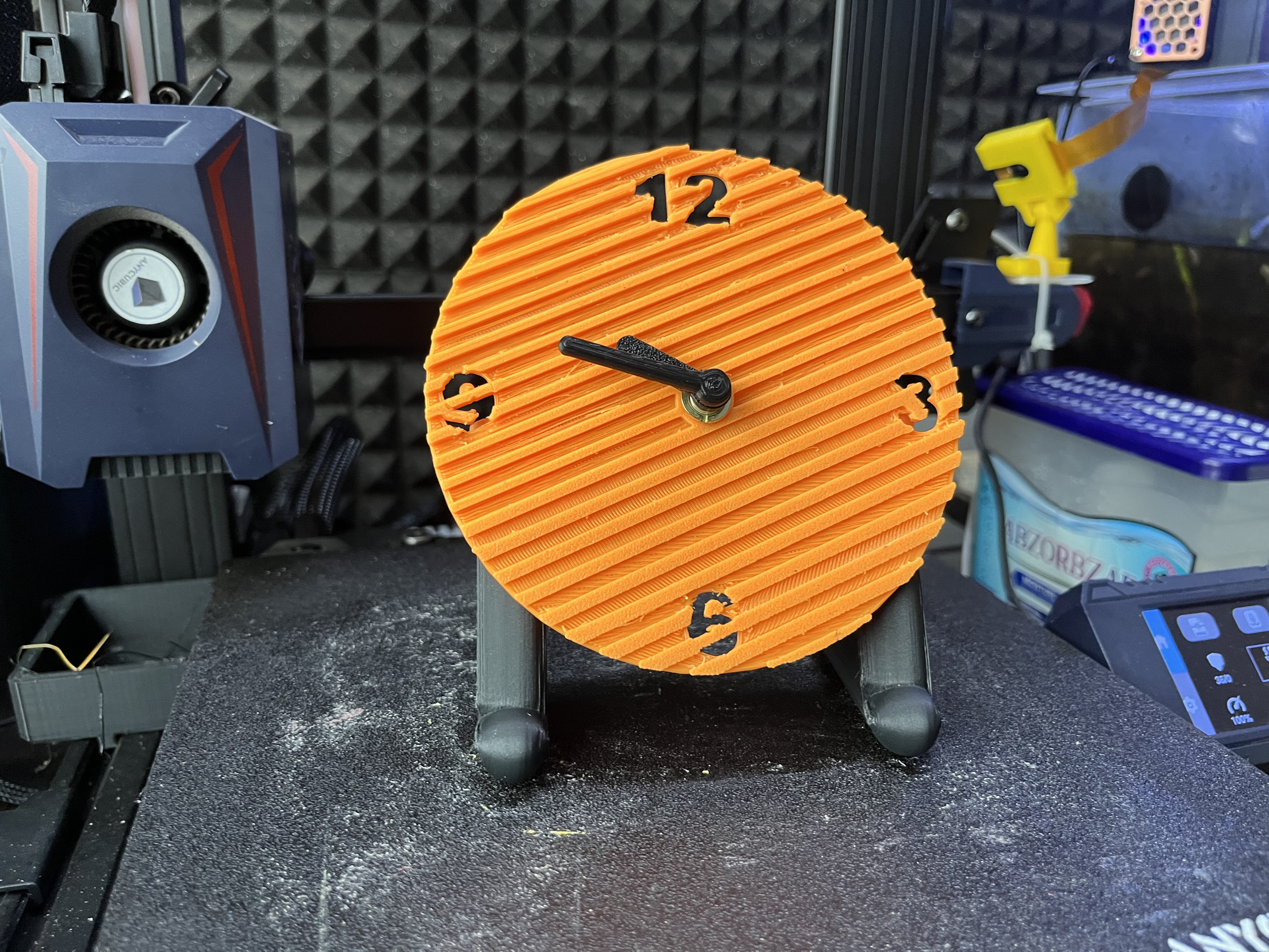 Miniatura 3 do modelo 3D Asymmetric Modern Table Clock