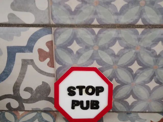 Stop pub hexagonal pour boîte aux lettres – impression multi-couches