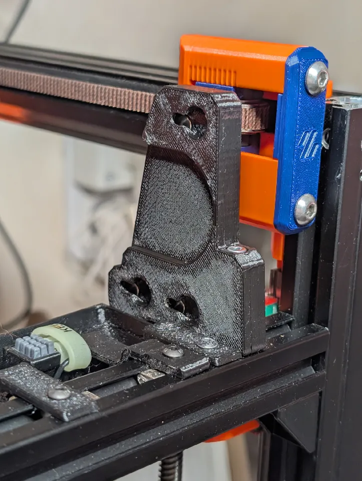 Trident Toolchanger Docks for Anthead on Crossbar. by Yell