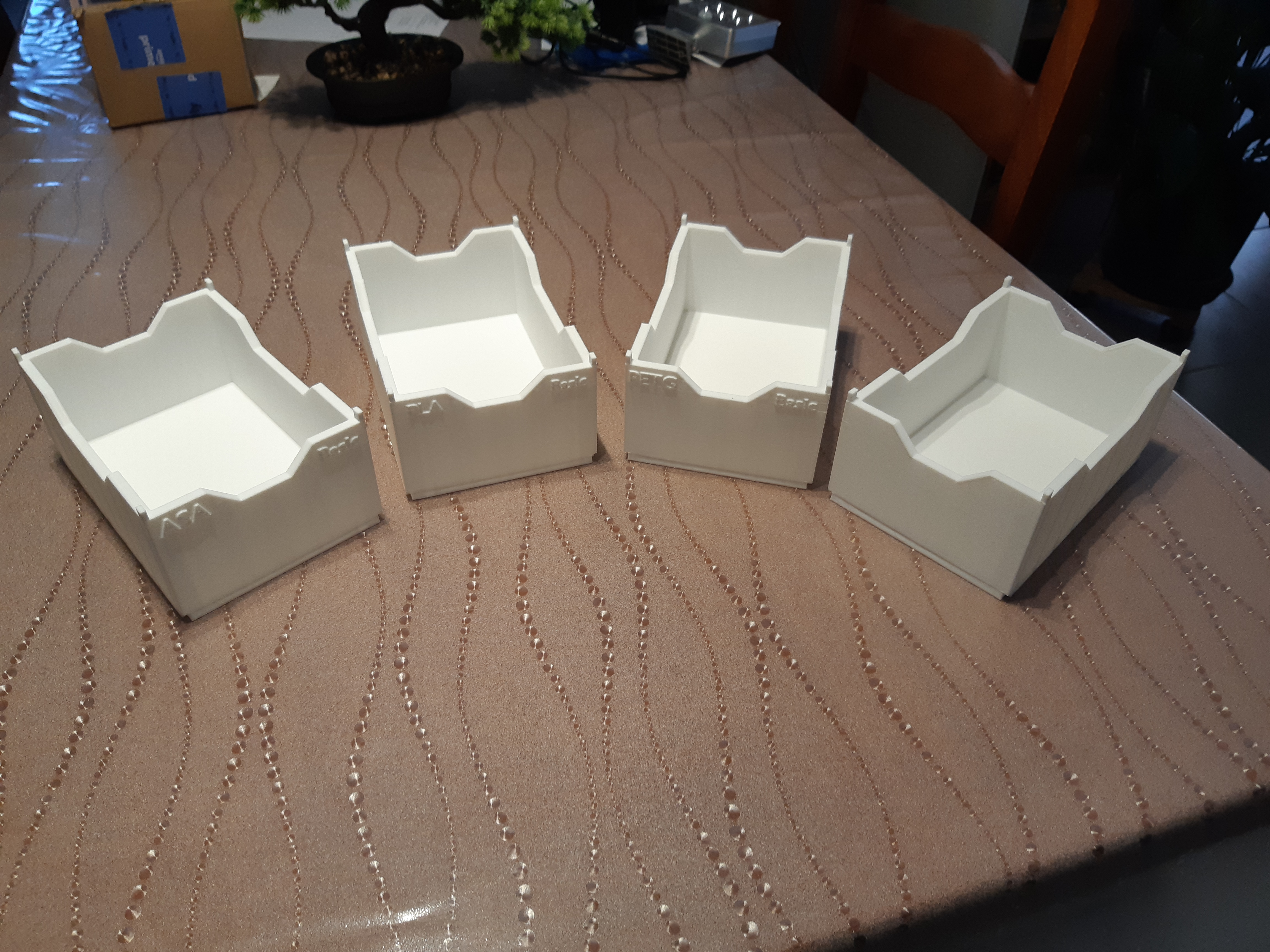 Miniatura 2 do modelo 3D Simple Stackable box