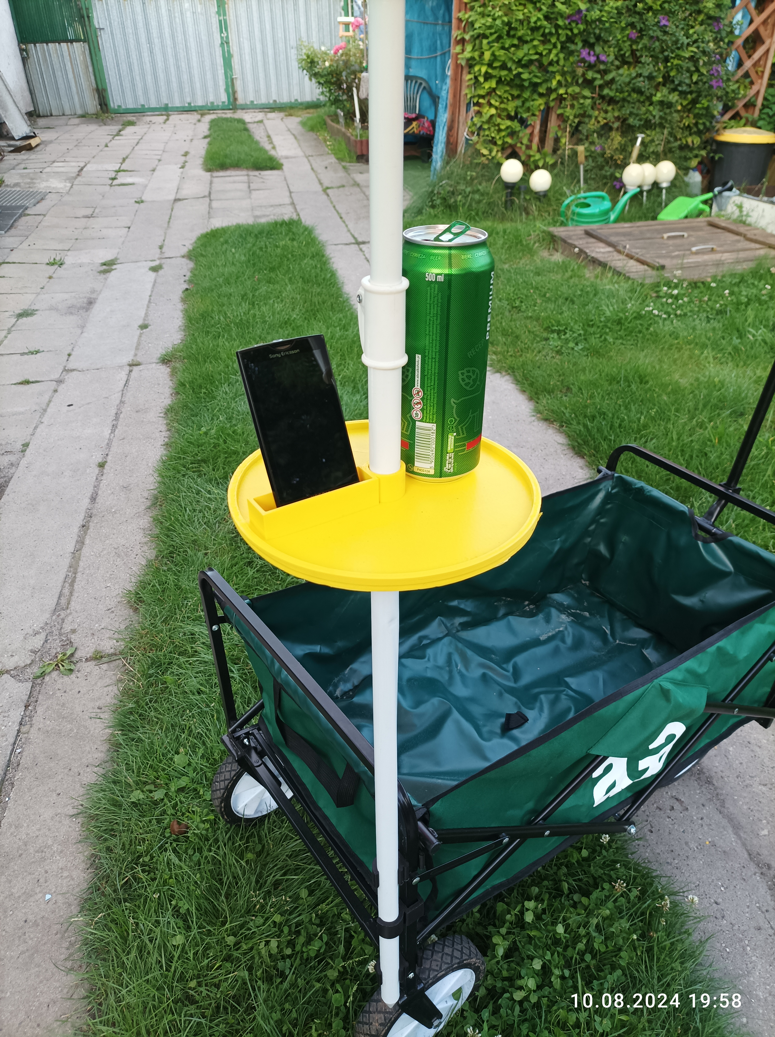 Beach umbrella table