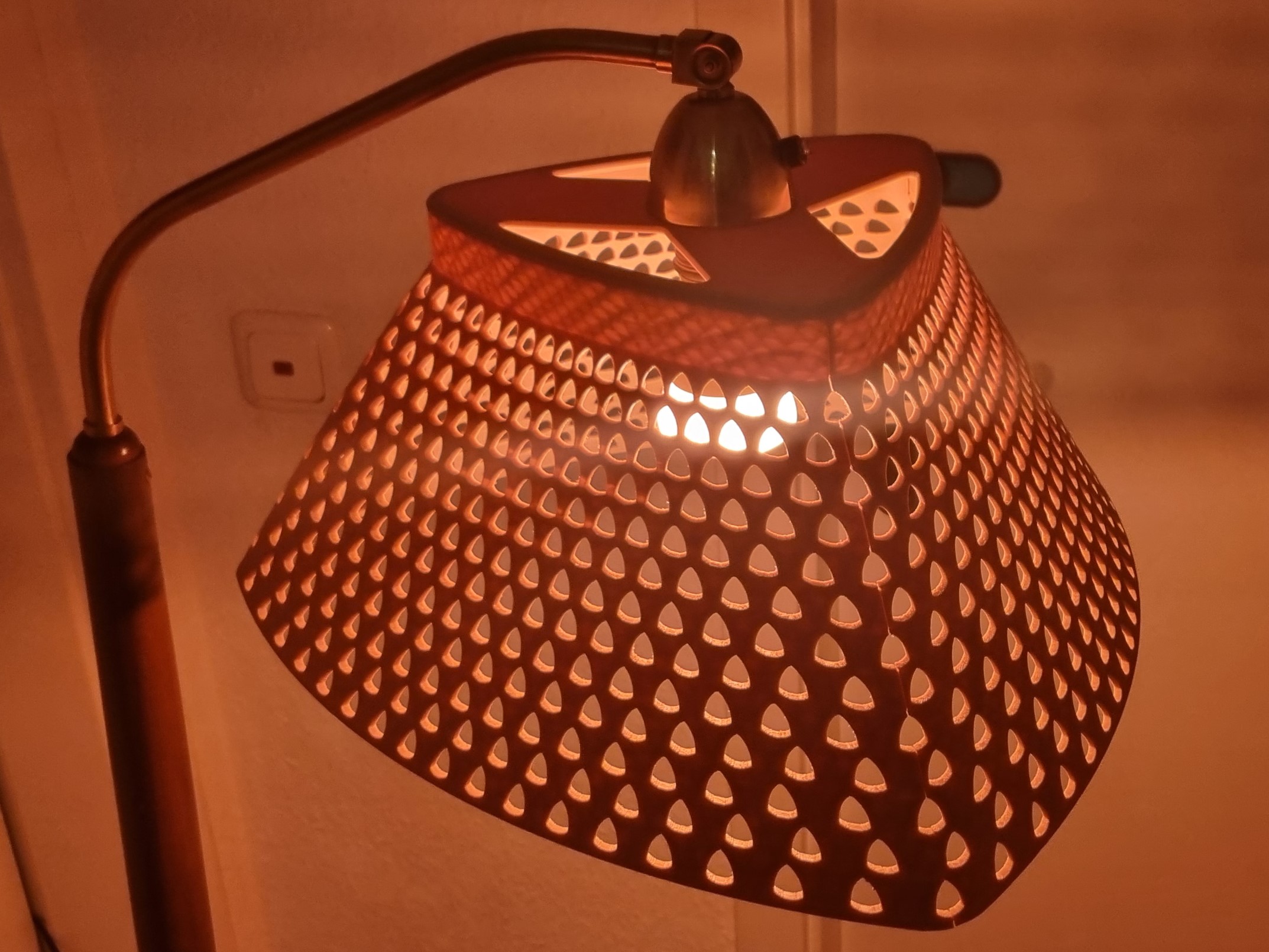 Triangular Lampshade Triangular Lampshade for Floor or Hanging Lamps | Dreieckiger ...