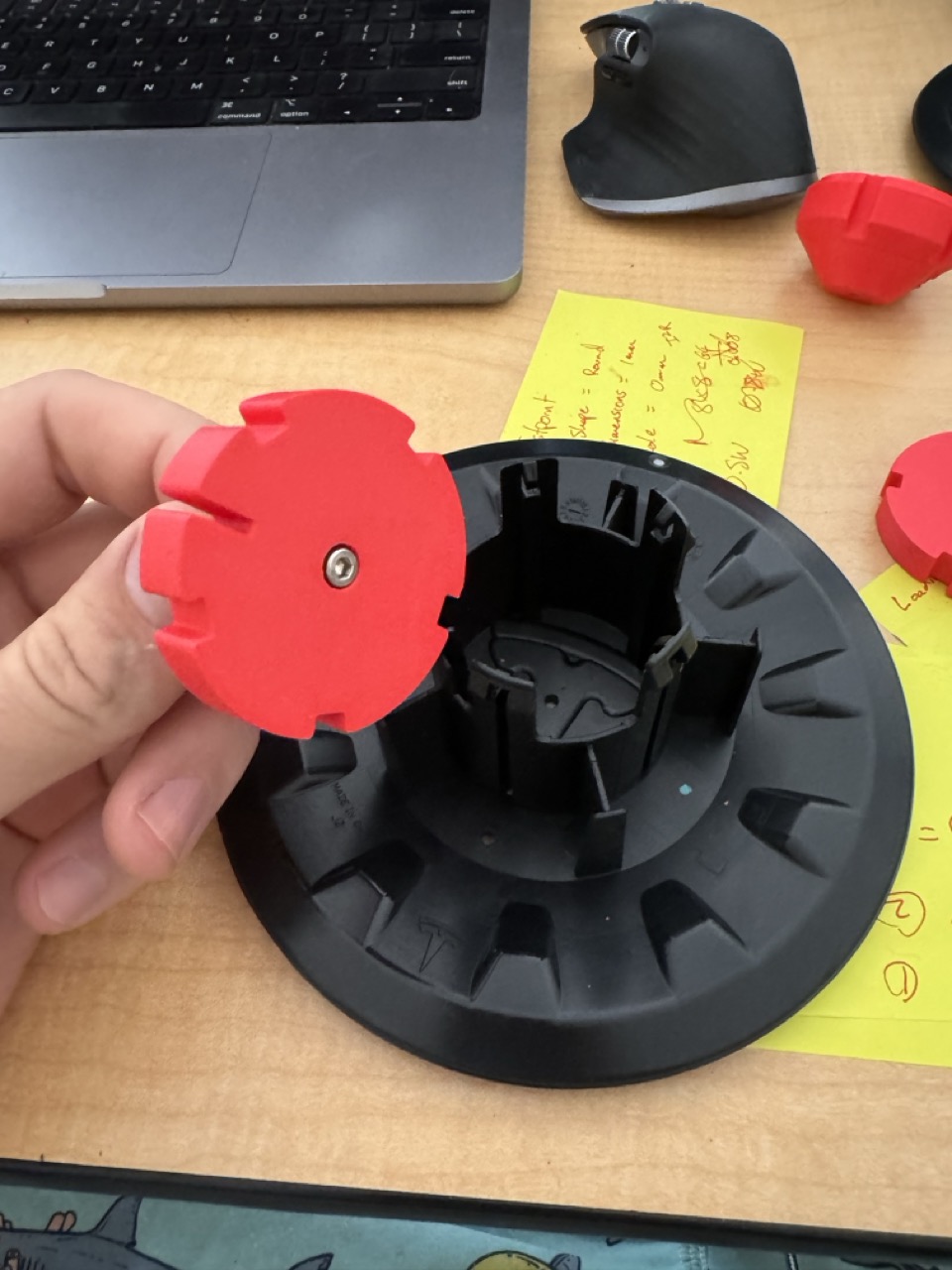 Miniatura 3 do modelo 3D Model Y Performance Wheel Cap Locks