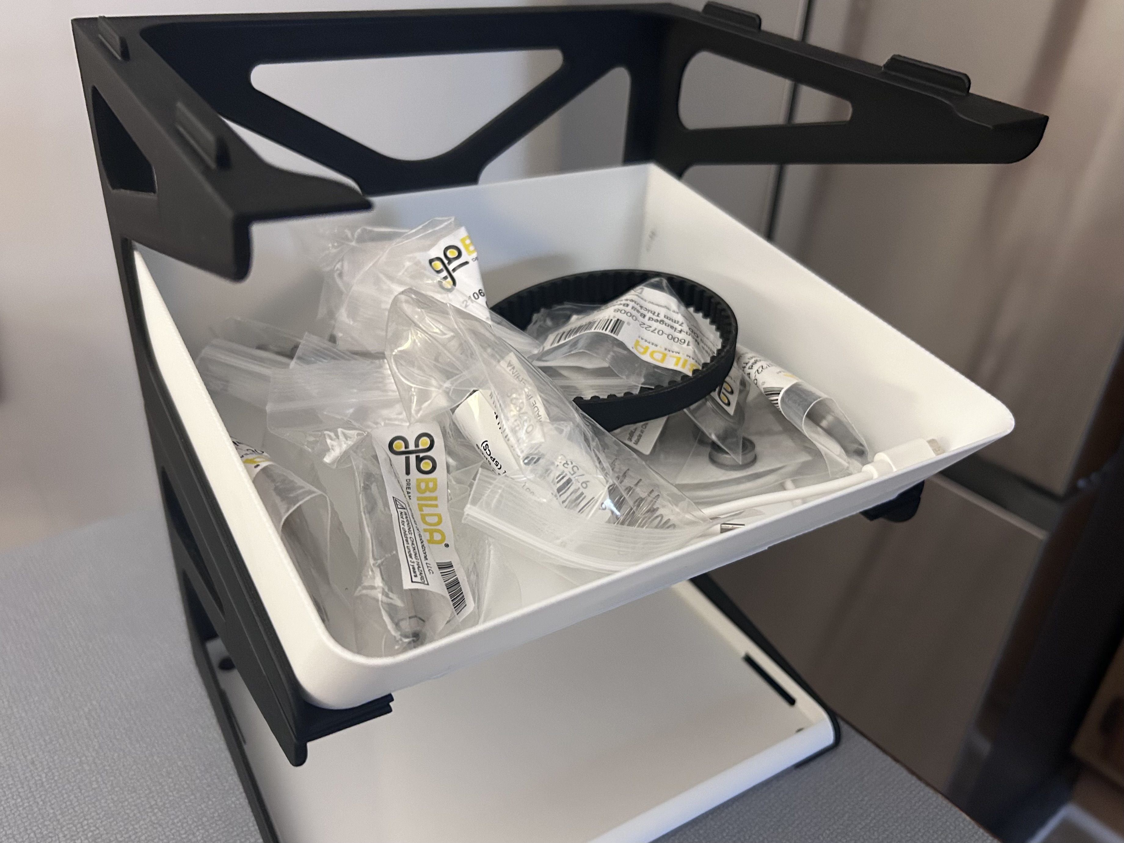 Miniatura 5 do modelo 3D Stackable Shelf Organizer