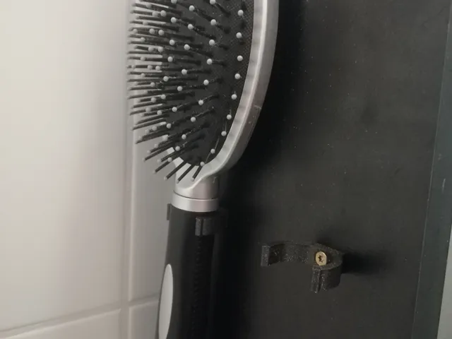 Hairbrush clip