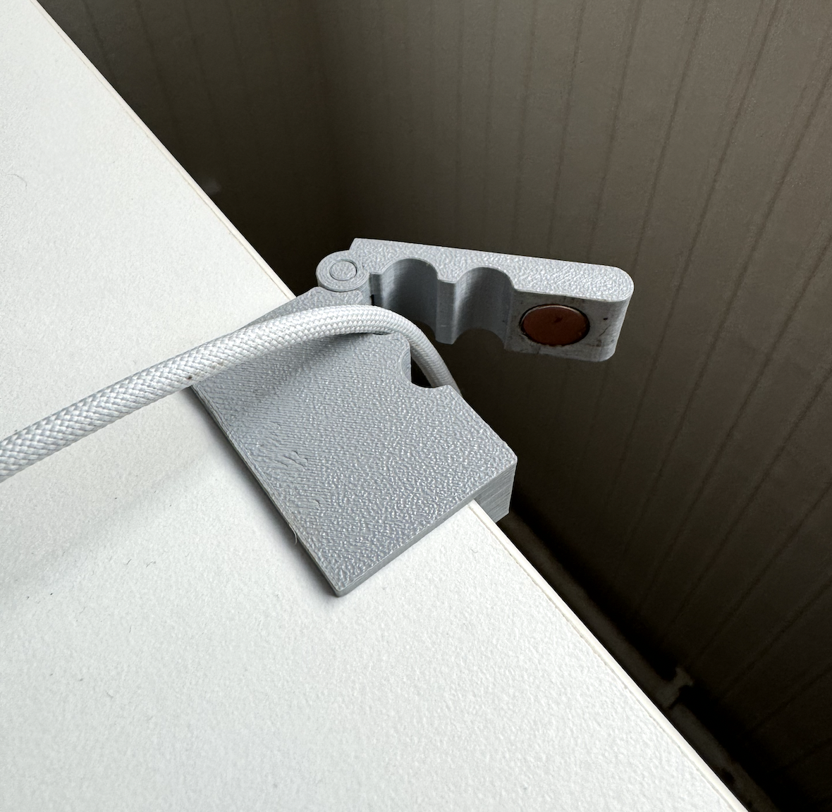 Desk cable guide (parameterized)
