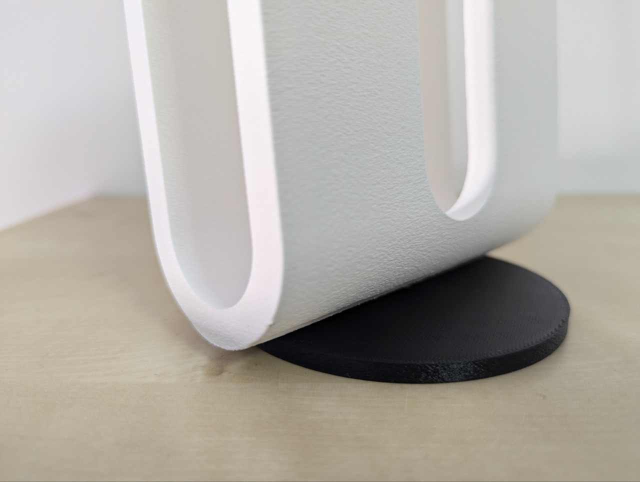 Miniatura 2 do modelo 3D Double headphone holder/stand