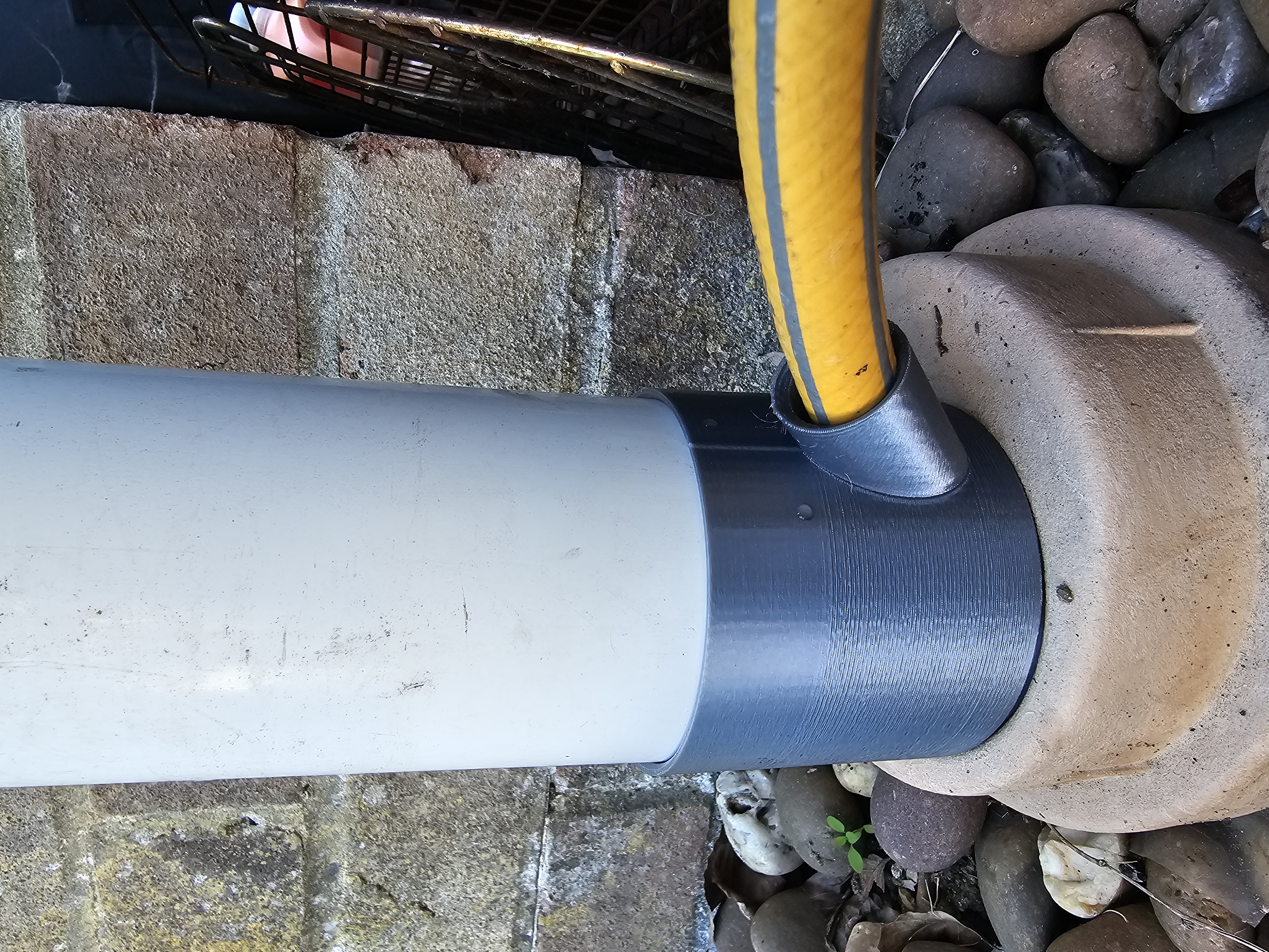 Rainwater pipe hose drain