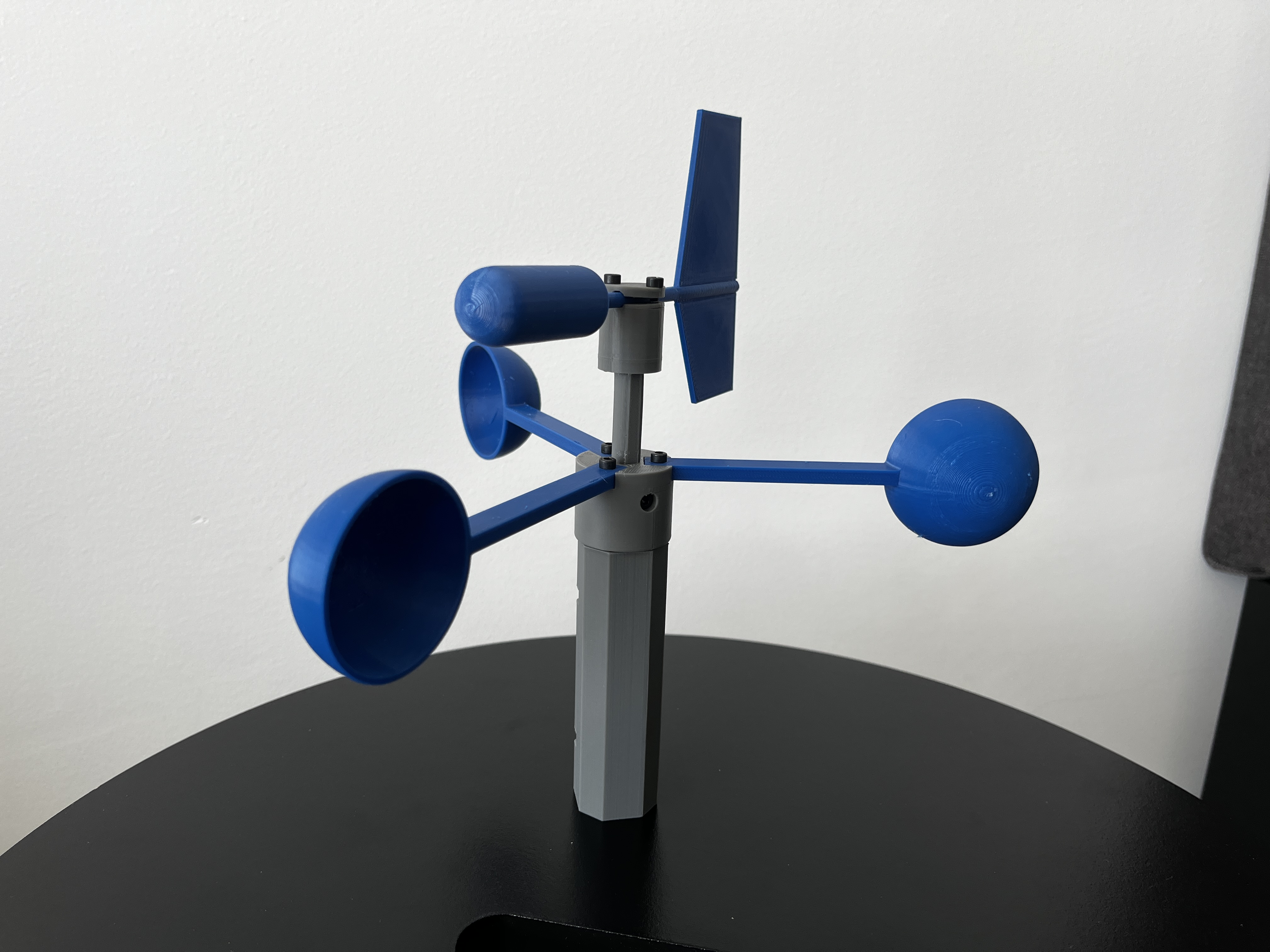 Anemometer with wind vane - Parametric