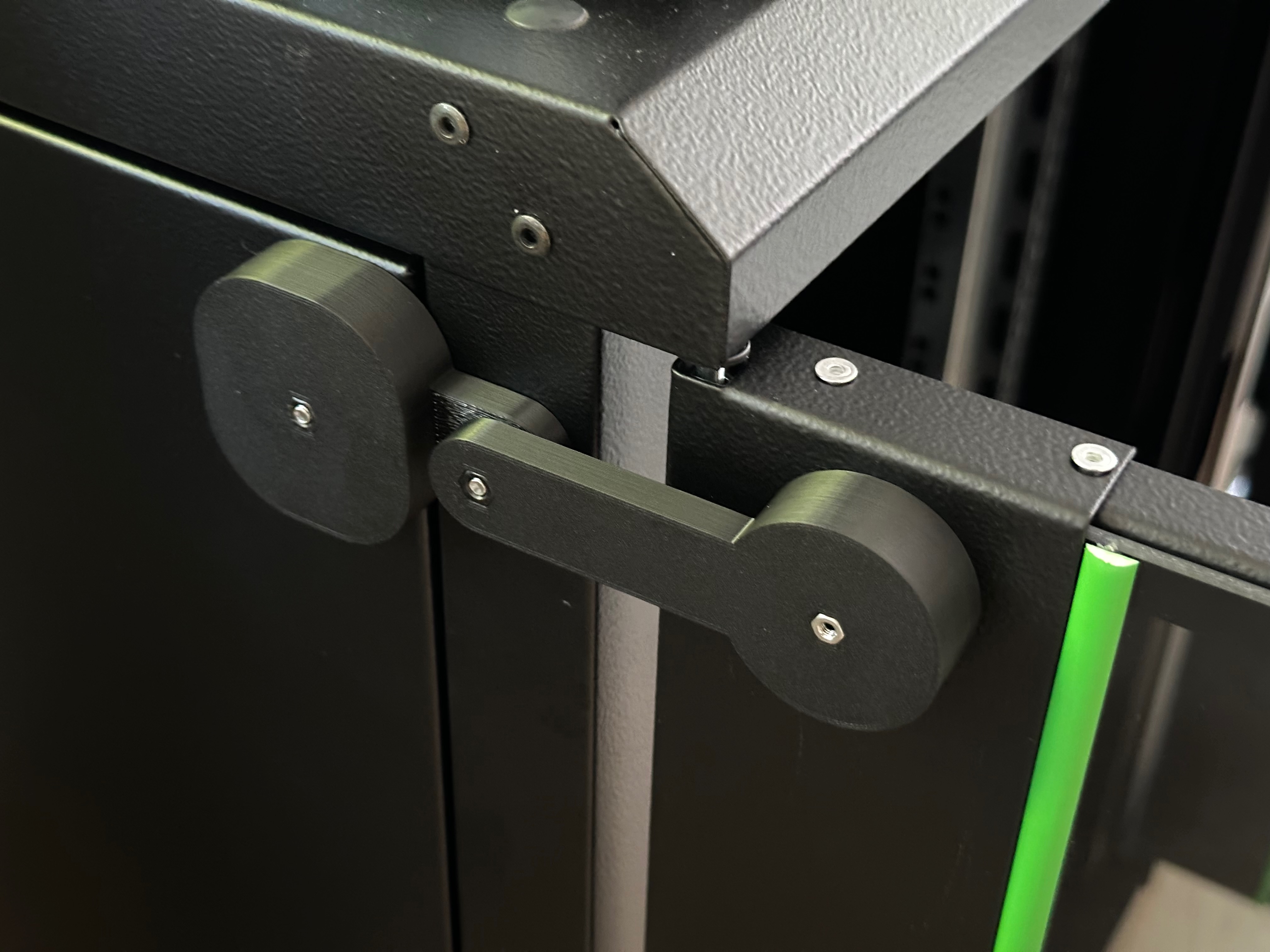 Magnetic 19" door holder