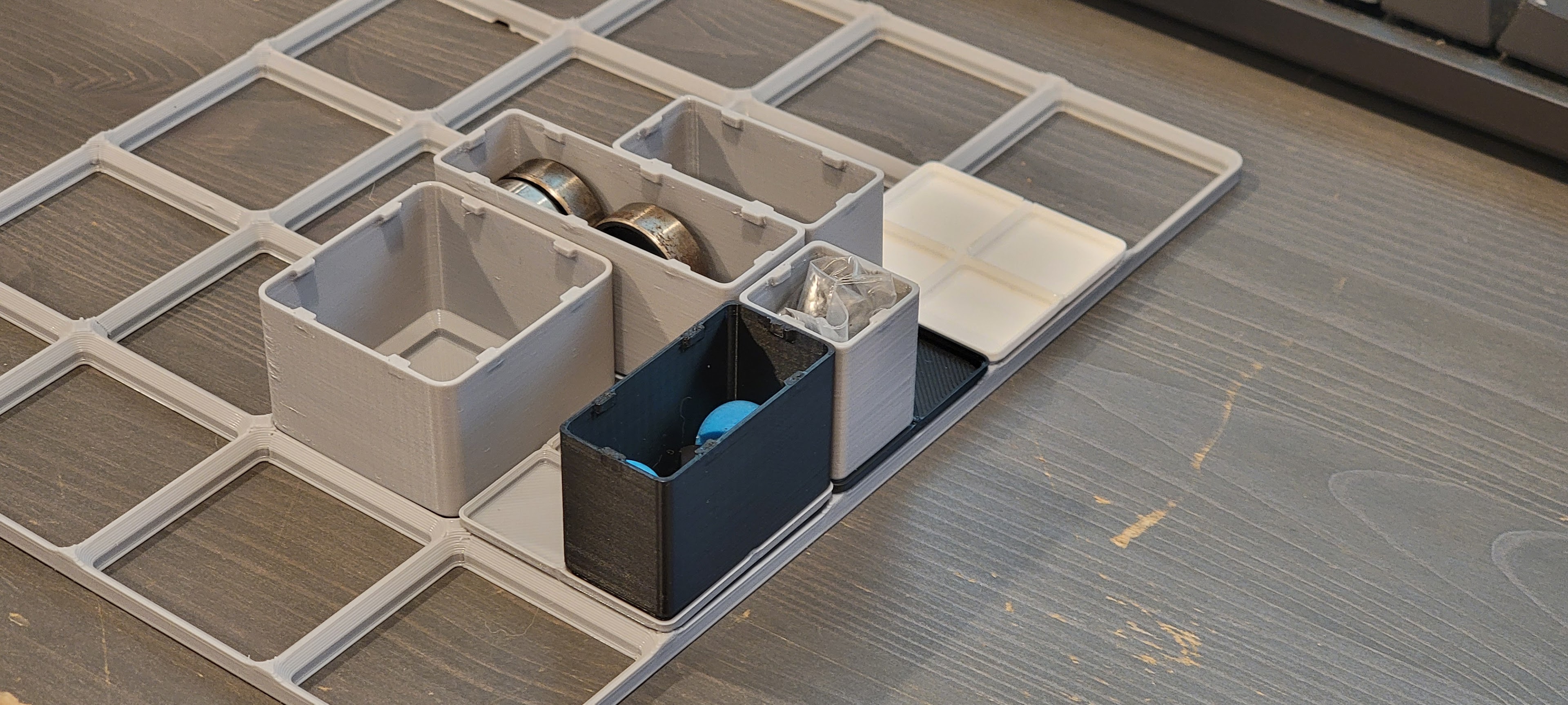 Miniatura 6 do modelo 3D Gridfinity Sorting Bin Stackable With 50% MicroGridfinity Sorting Organizer