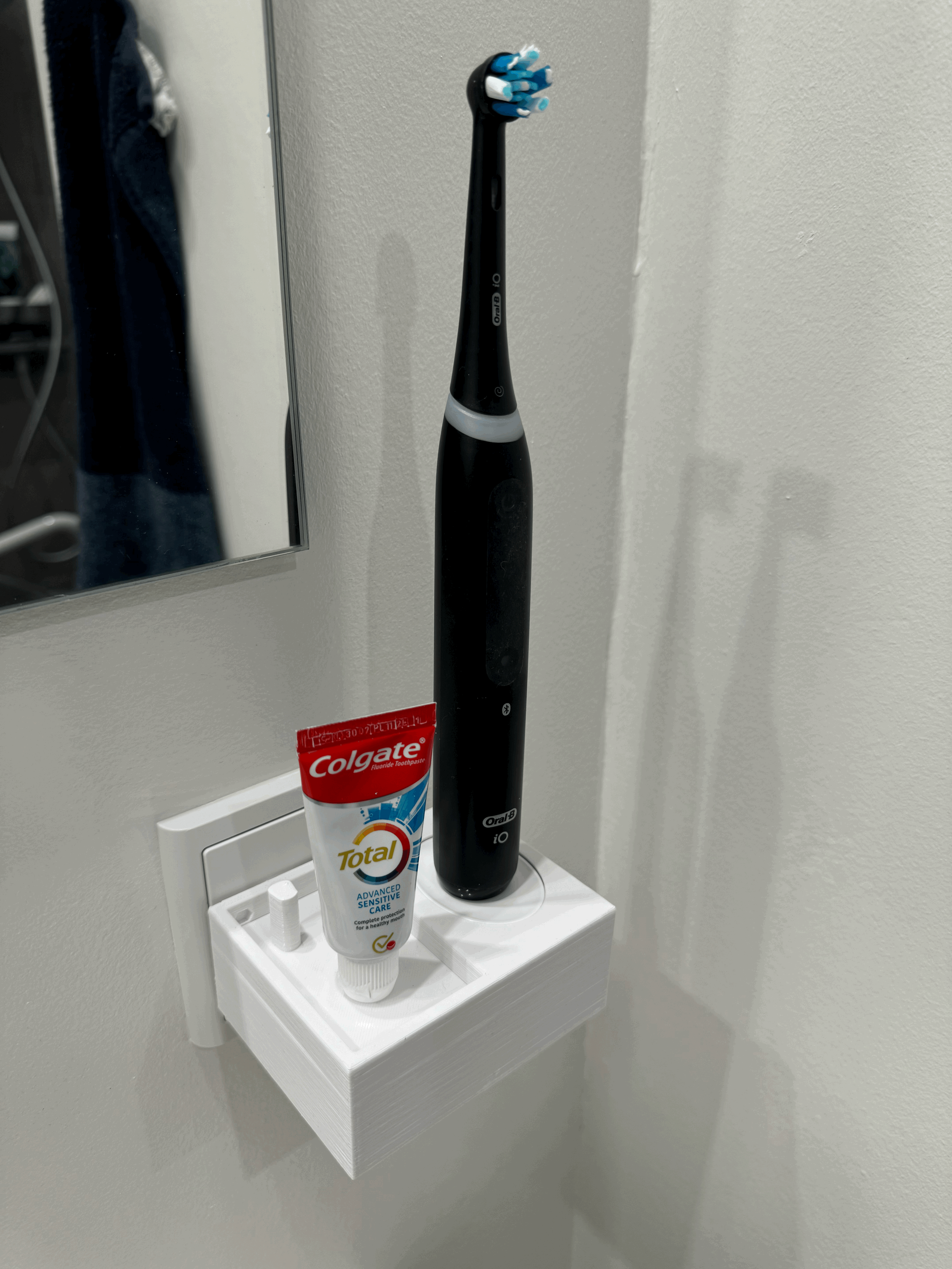 Oral B wall socket charging stand (EU model)