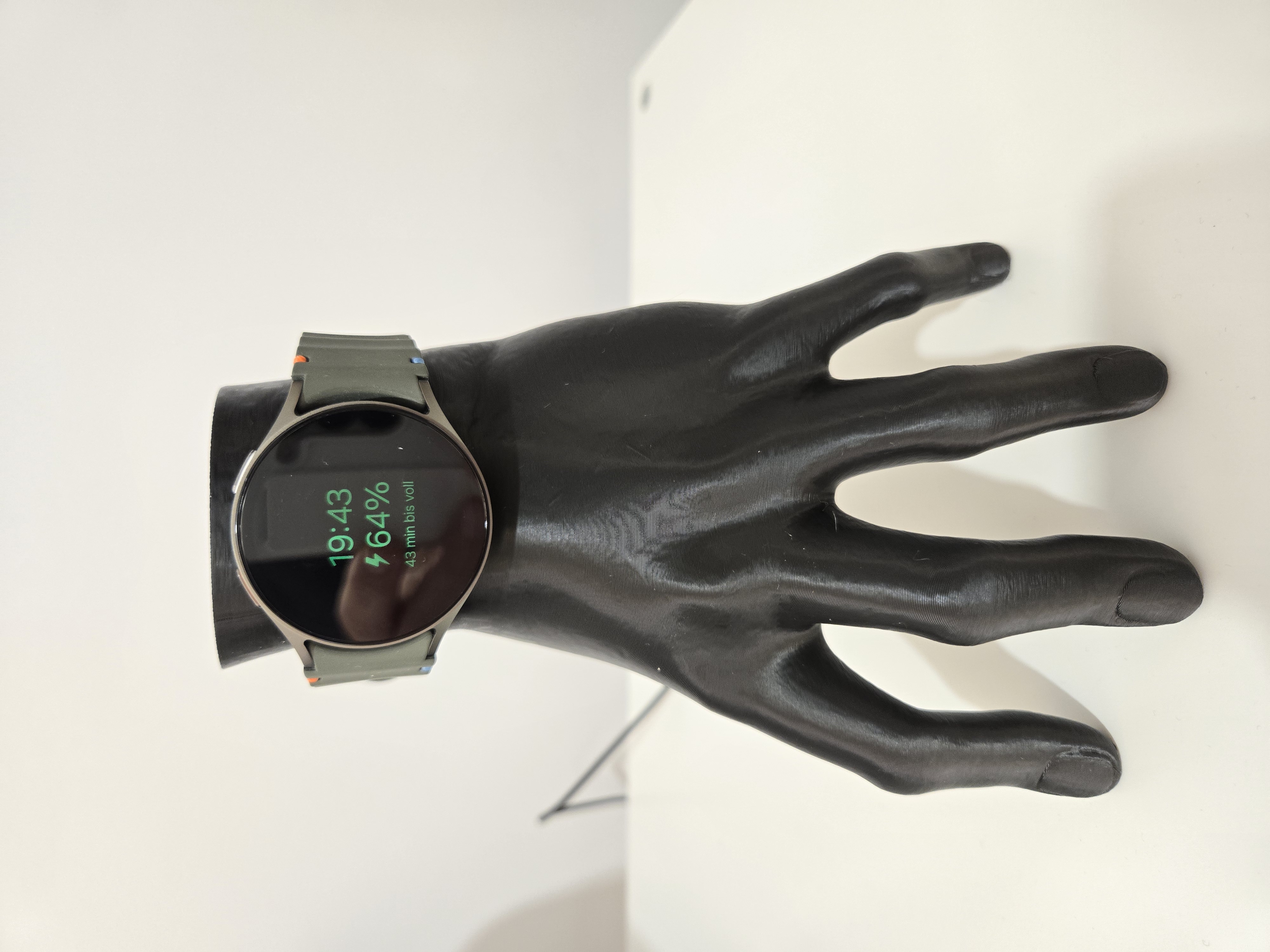 Samsung Galaxy Watch 7 und Watch7 Ultra Hand Stand