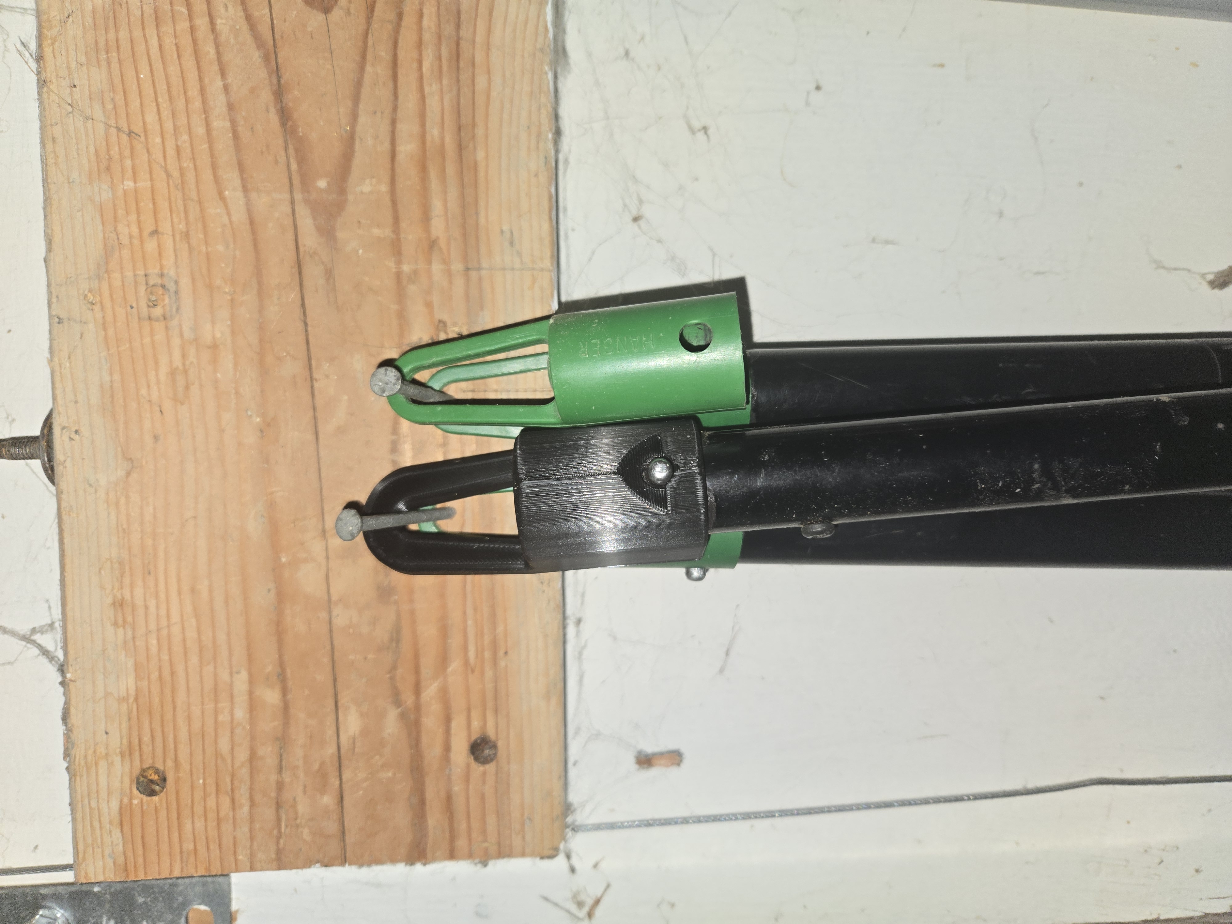 Trimmer Attachment Tool Hanger — miniatura 2