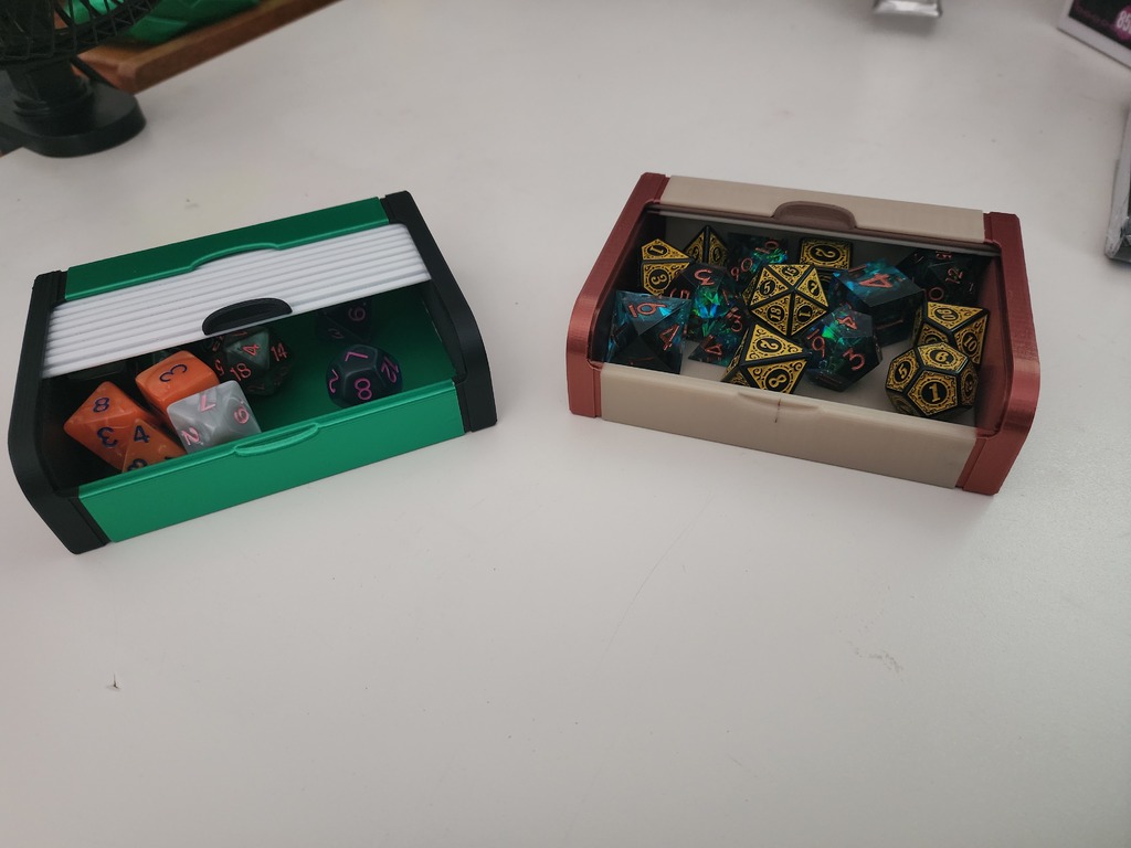 Dice box with sliding lid