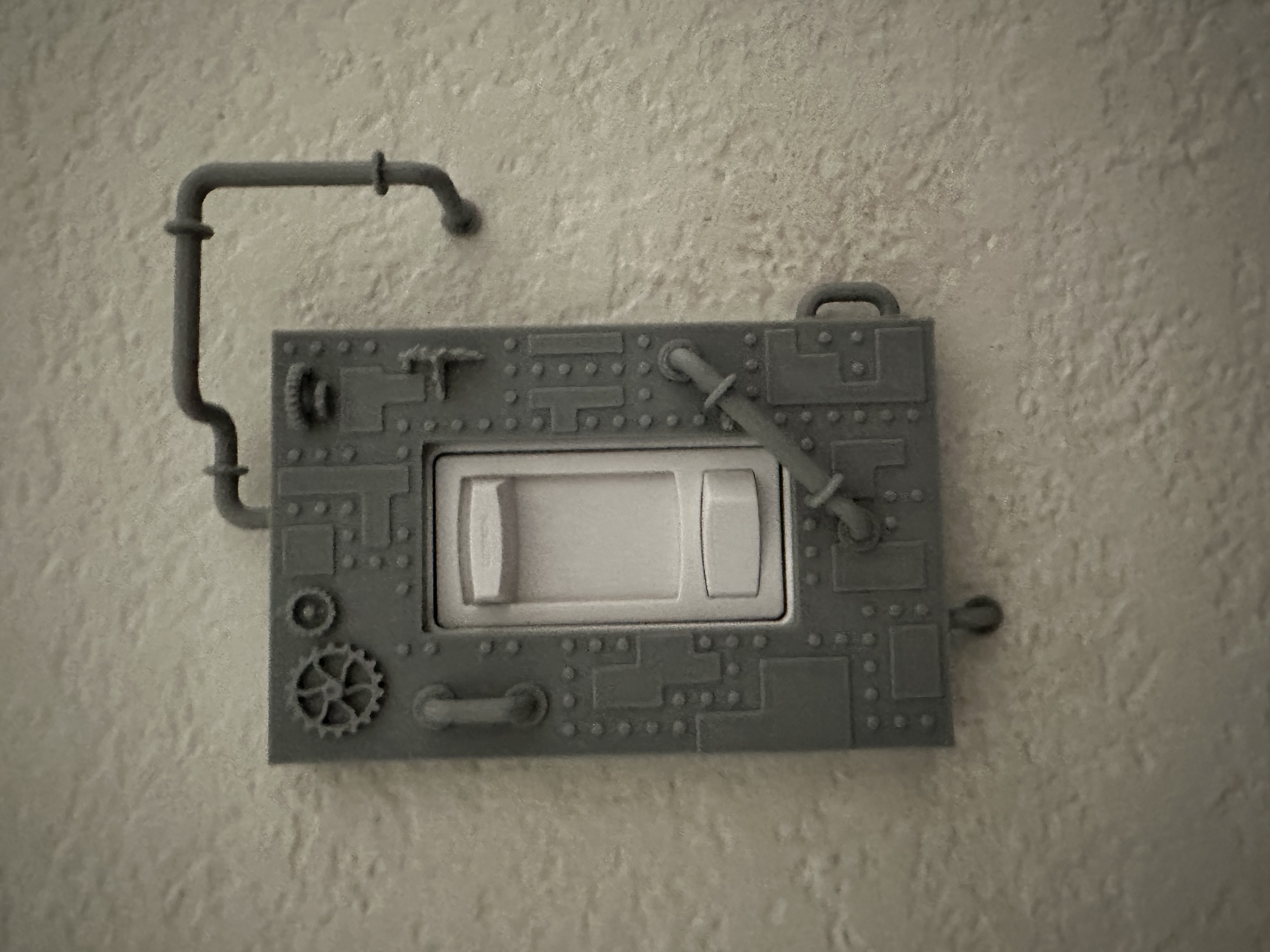 Miniatura 2 do modelo 3D Steampunk Light Switch Cover