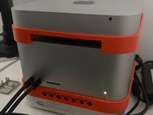 Mac mini & Mac Studio Stacking Spacer – Locking, Airflow-Friendly, No Supports
