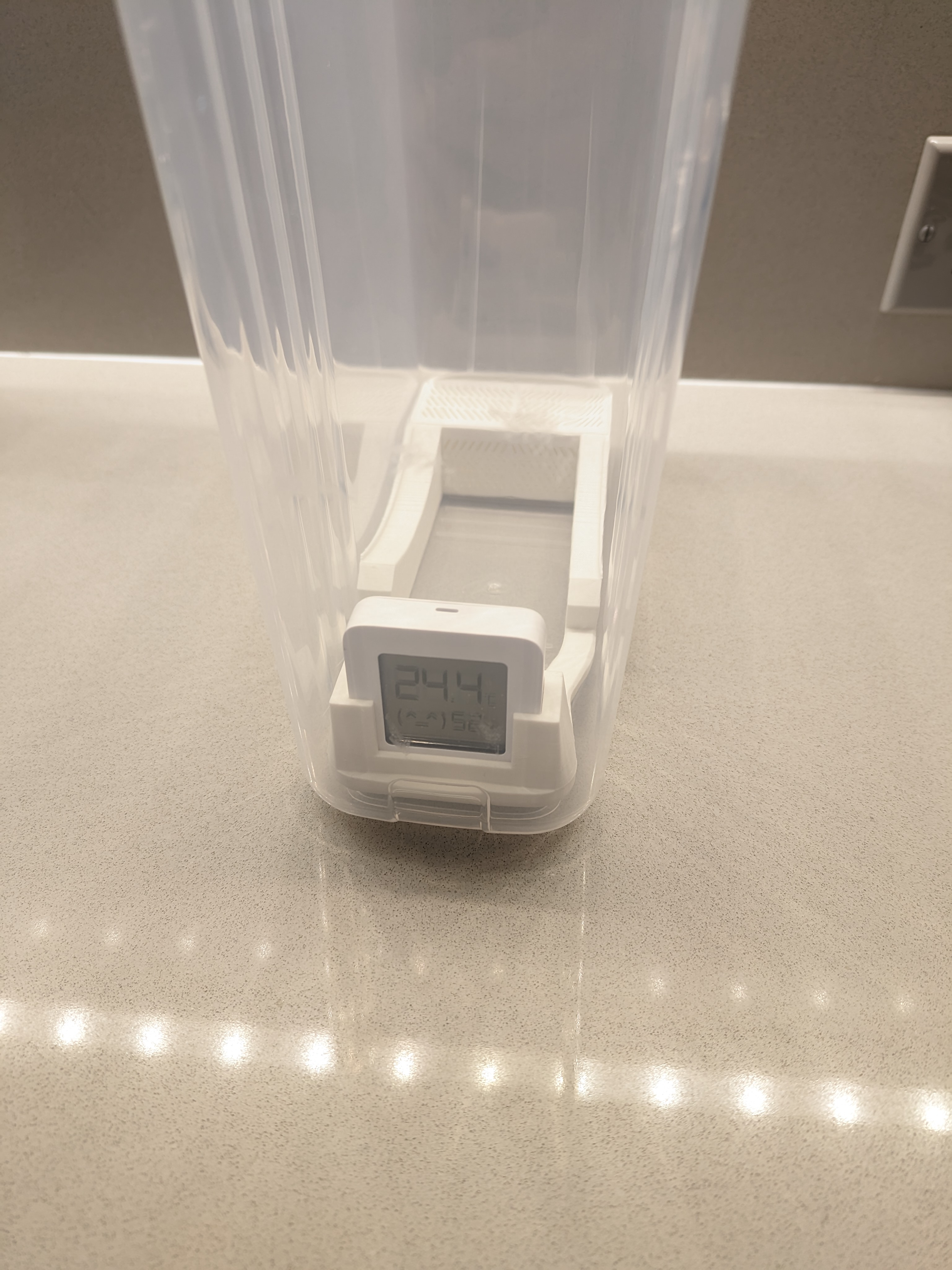 Cereal box spool and dessicant holder for Xiaomi hygrometer
