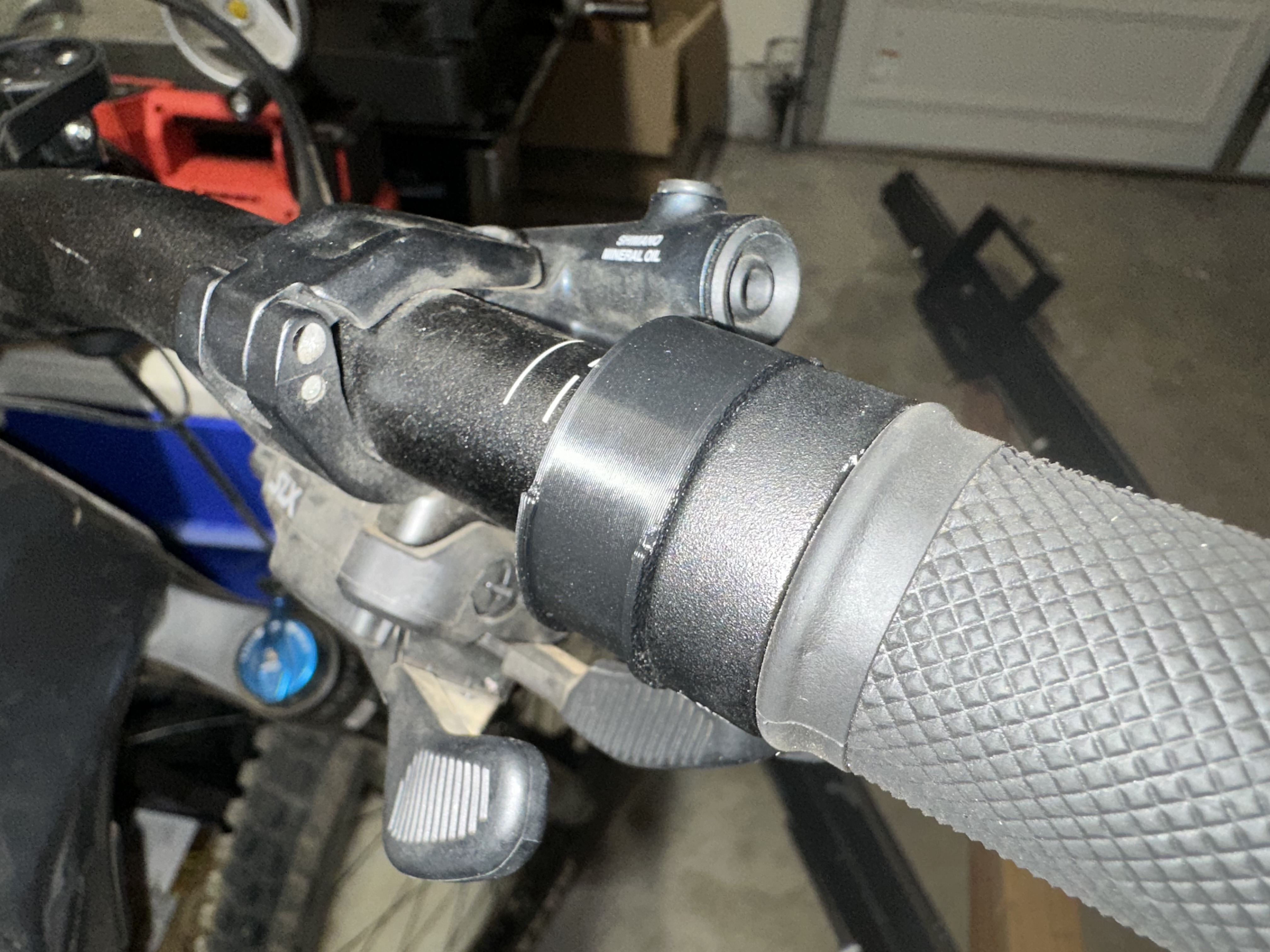 Bike handlebar accessory adapter by kev | Download free STL model ...