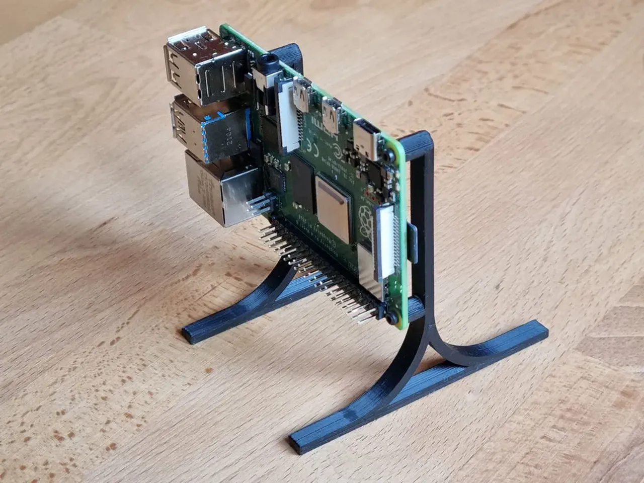 Raspberry Pi Stand by dadul96 | Download free STL model | Printables.com