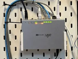 Unifi US-8-60W Switch SKÅDIS mount
