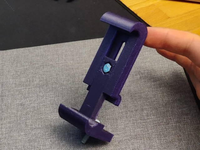 Phone mount for tripods and other things with a screw hole