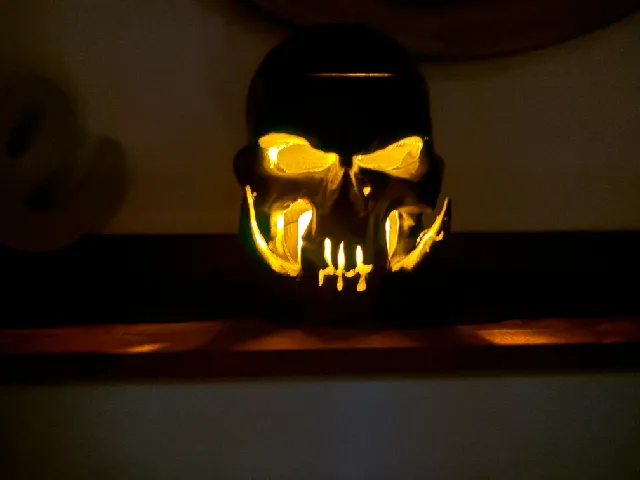 Orc skull lamp / Ork Schädel Lampe