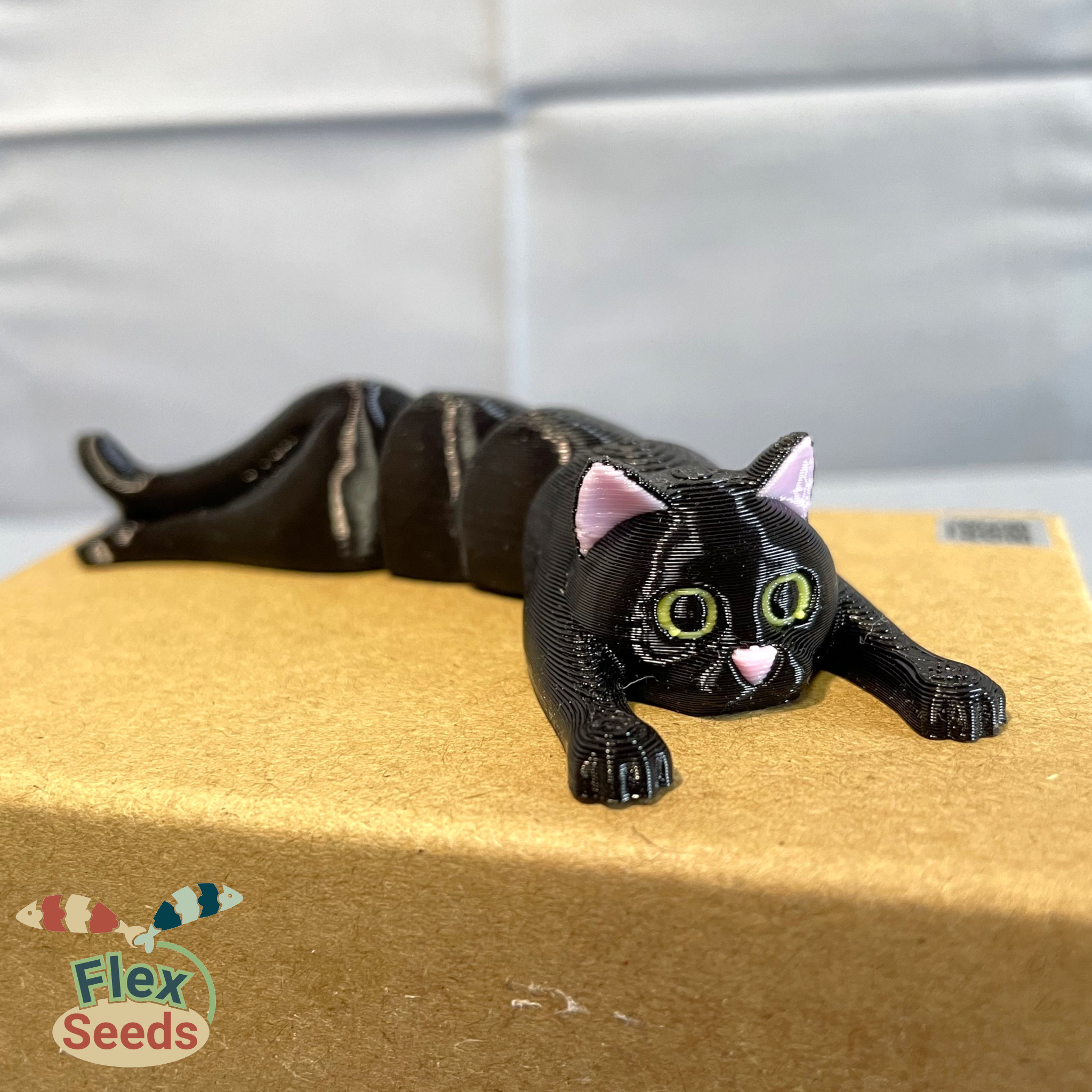 Flexi Holding Cat (Print-in-place) by 3D_Flexseeds | Download free STL ...