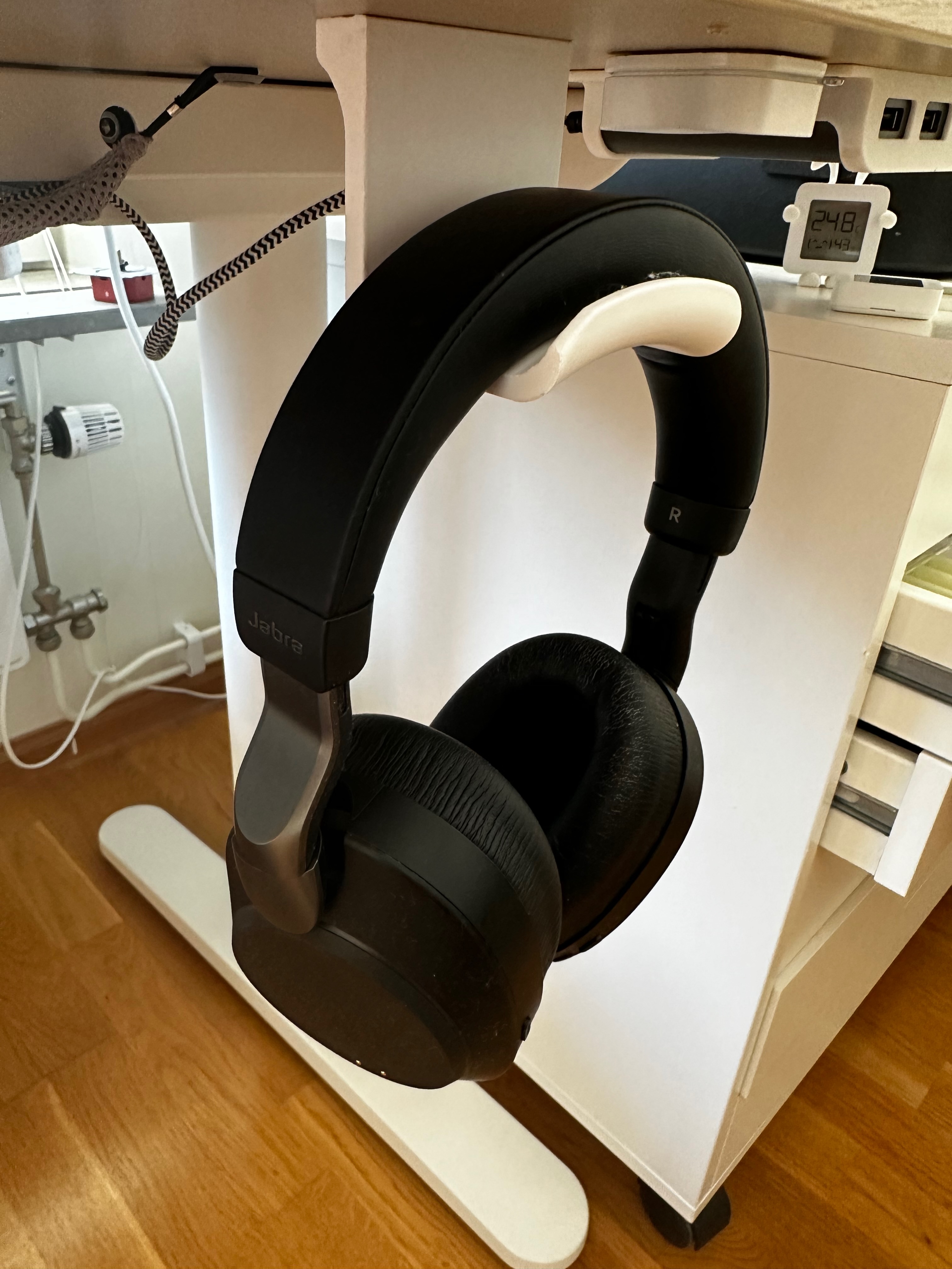 Headphone under desk mount