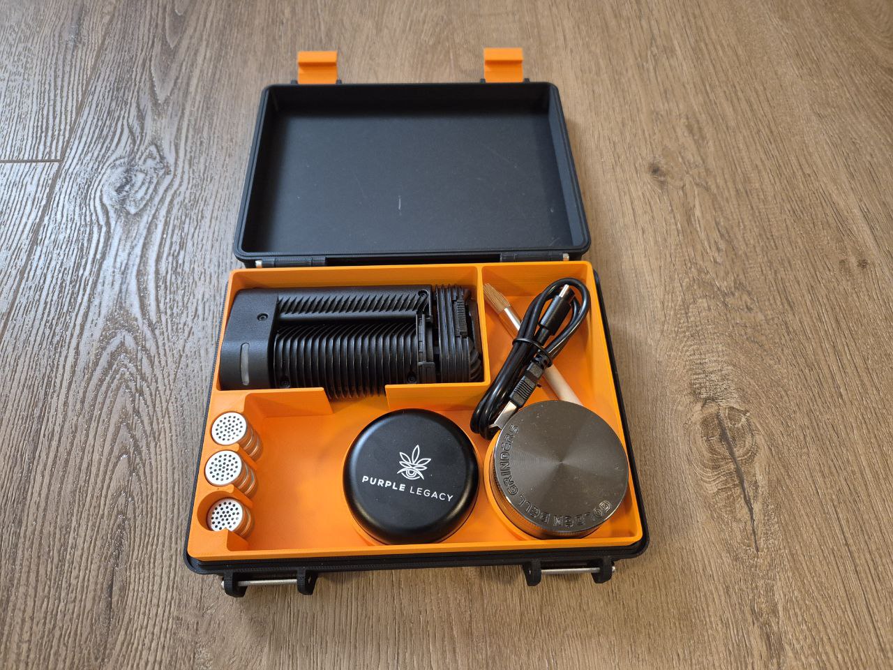 Miniatura 4 do modelo 3D The Schmoke Box
