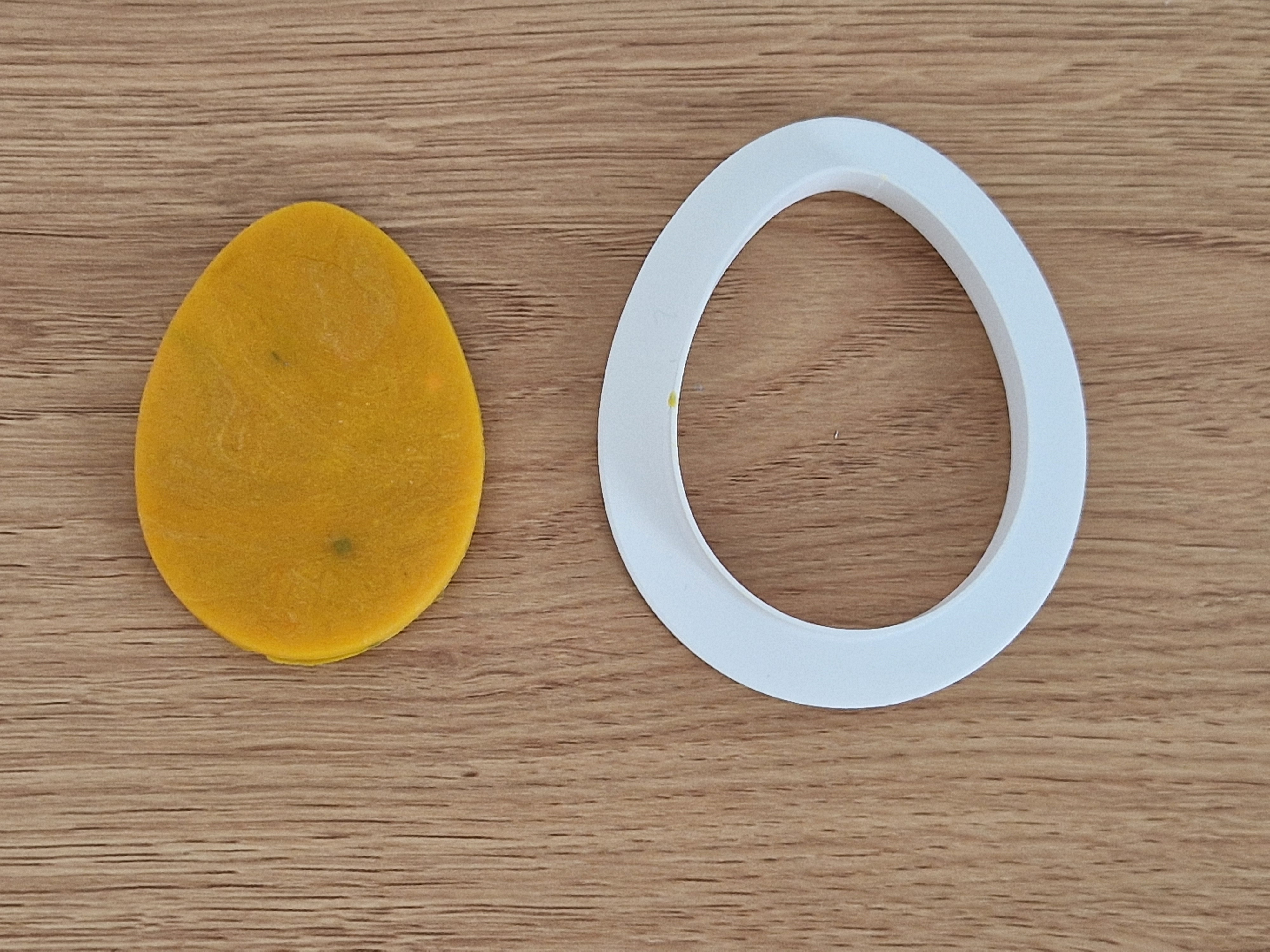 Easter egg cookie cutter (different sizes)