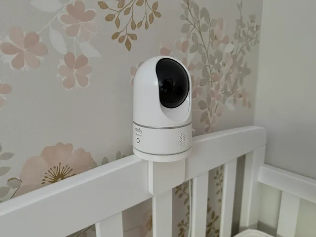 Eufy 2k Pan & Tilt mount for bedframe