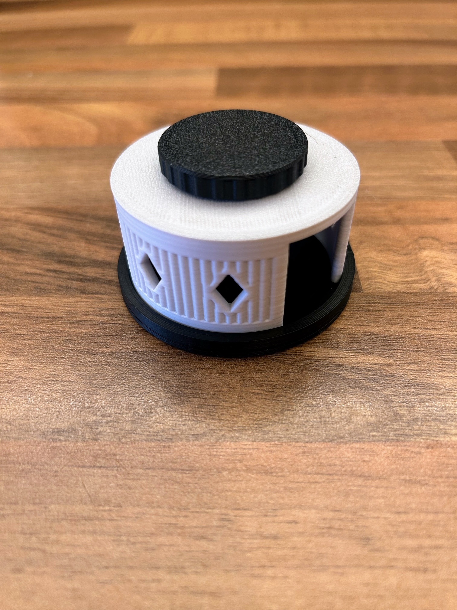 Miniatura 4 do modelo 3D Compact Cablebox with Screw Lock (Parametric)
