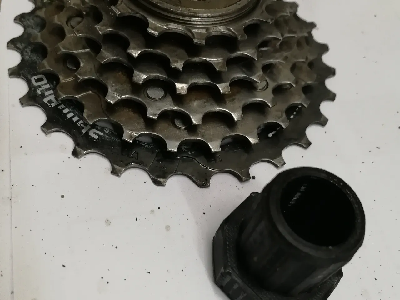 bicycle freewheel removal without tool