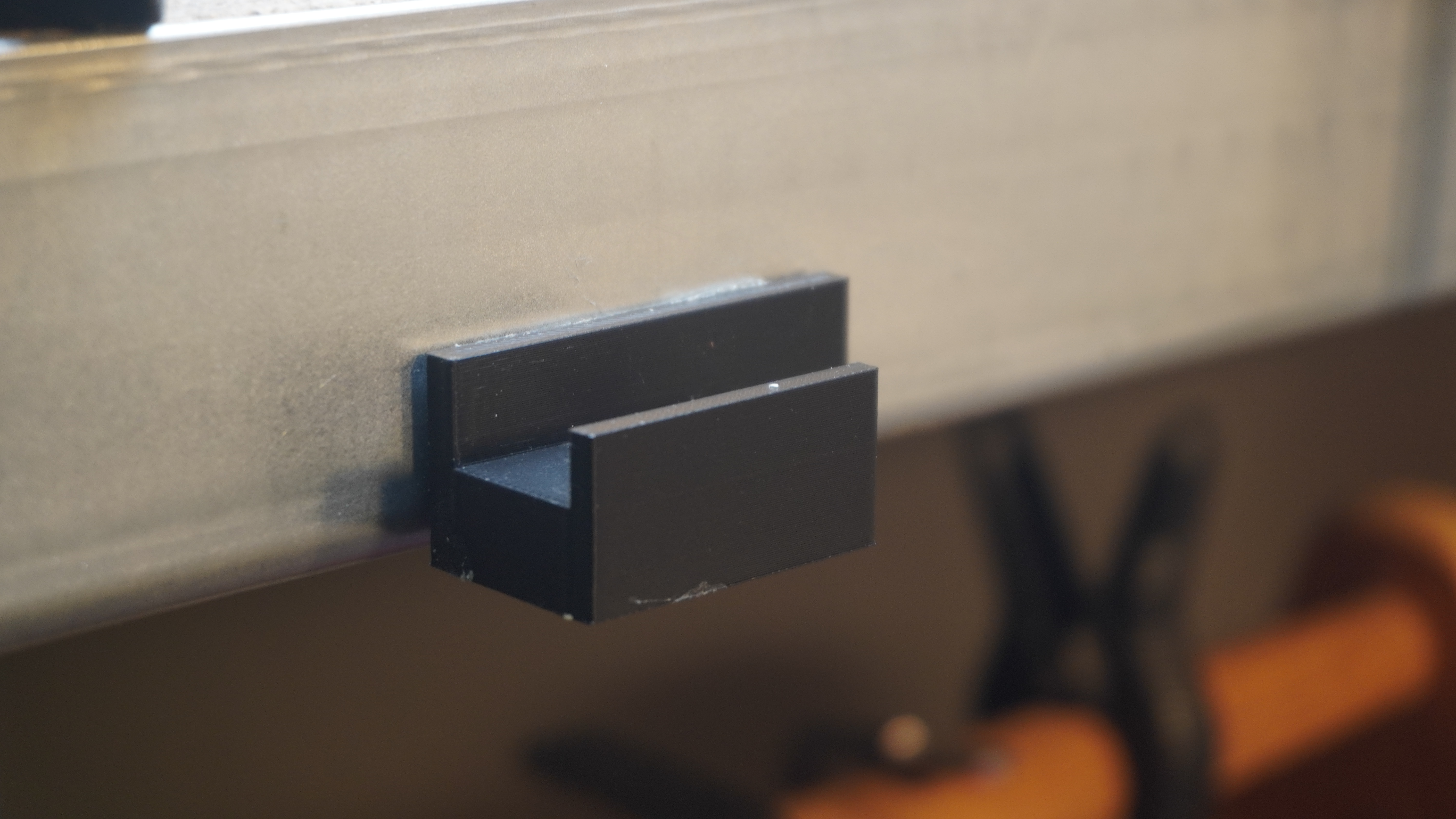 Angle tool holder