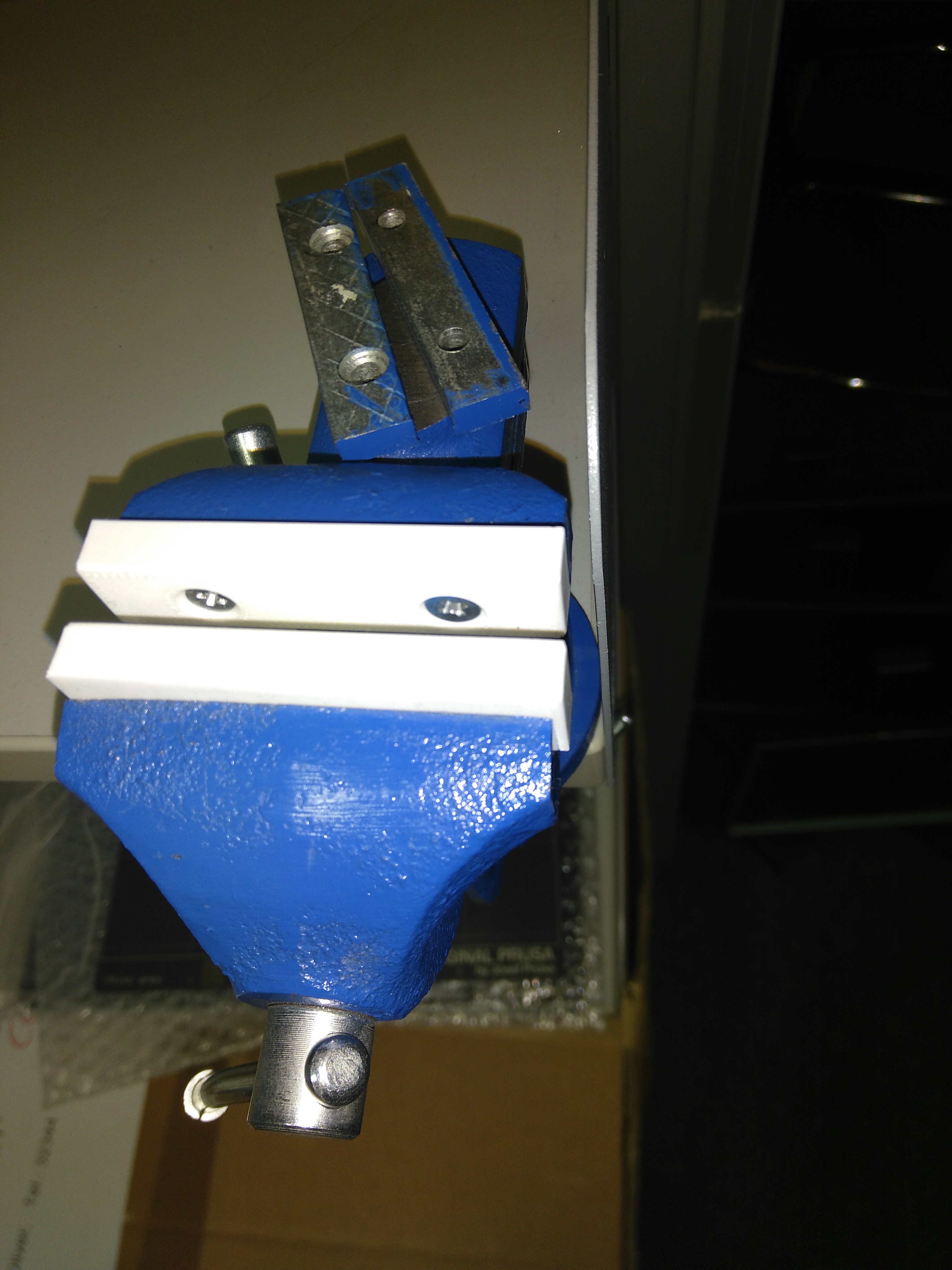 Schraubstockbacken / Clamps for a vice